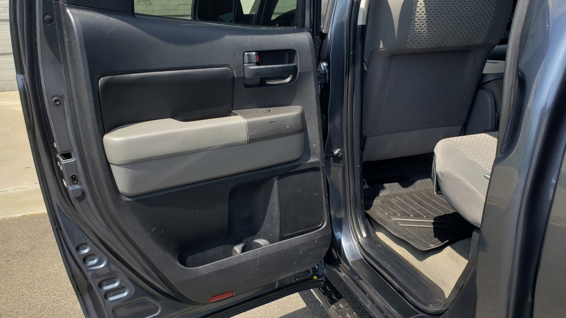 Used 2010 Toyota TUNDRA DOUBLECAB 4X4 / 4.6L V8 / 6-SPD AUTO / TOW PKG / 18IN WHEELS for sale Sold at Formula Imports in Charlotte NC 28227 54