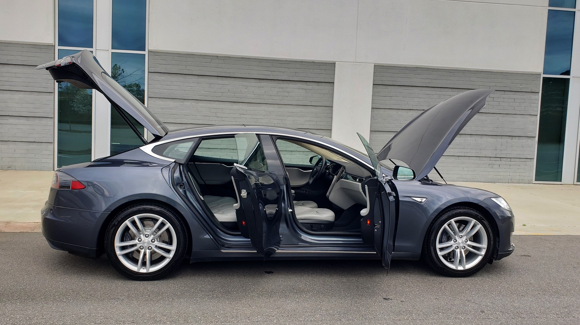 Used 2014 Tesla MODEL S 60 kWh BATTERY / TECH / NAV / SUBZERO / SUNROOF / REARVIEW for sale Sold at Formula Imports in Charlotte NC 28227 10