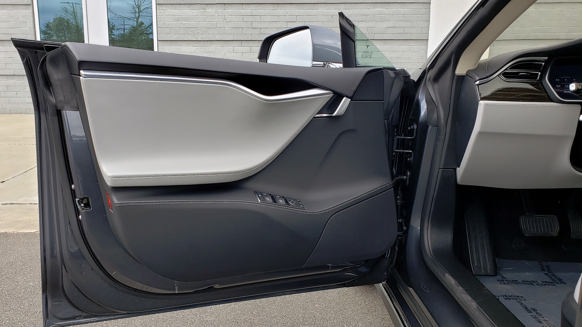 Used 2014 Tesla MODEL S 60 kWh BATTERY / TECH / NAV / SUBZERO / SUNROOF / REARVIEW for sale Sold at Formula Imports in Charlotte NC 28227 27