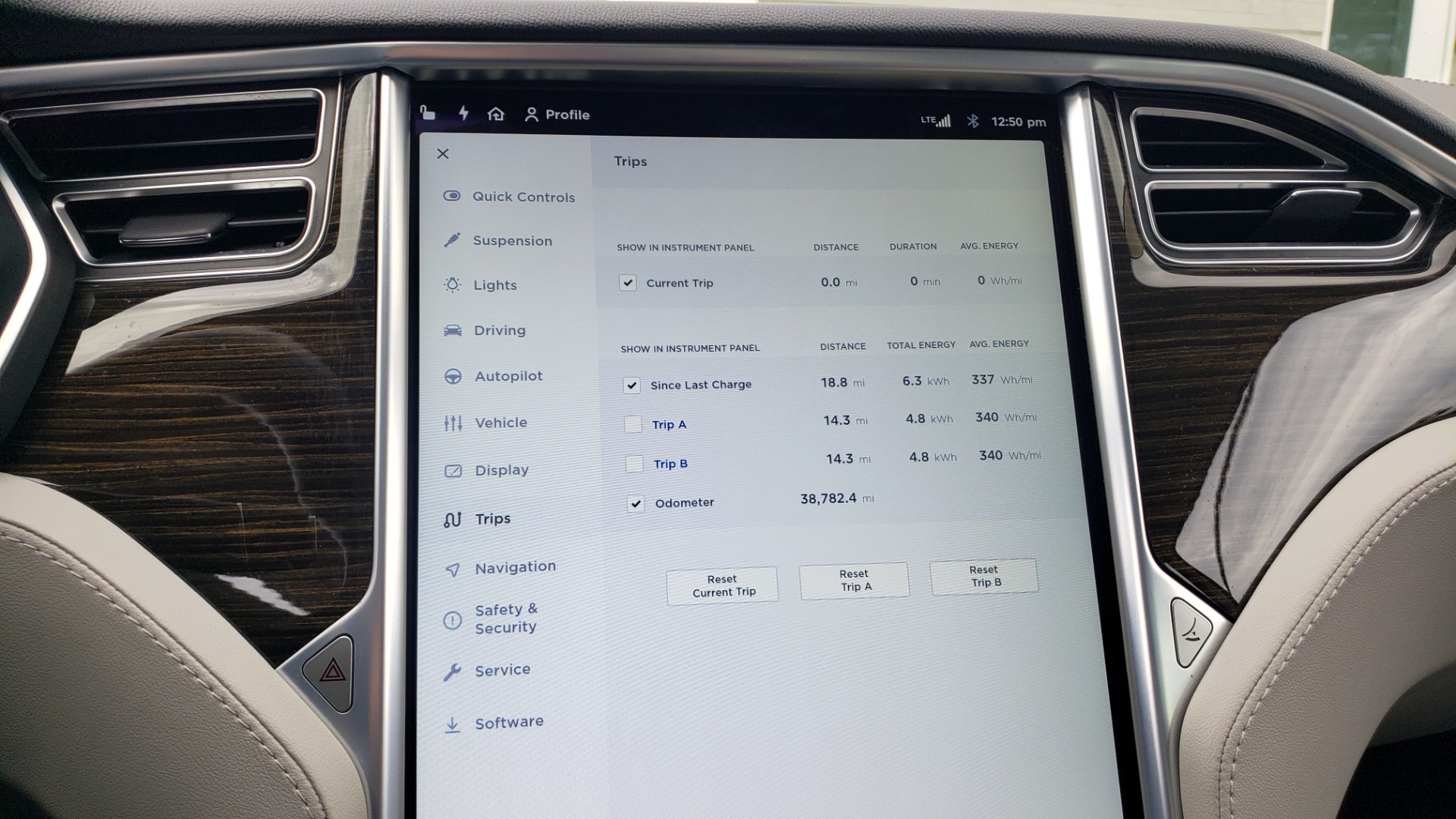 Used 2014 Tesla MODEL S 60 kWh BATTERY / TECH / NAV / SUBZERO / SUNROOF / REARVIEW for sale Sold at Formula Imports in Charlotte NC 28227 40