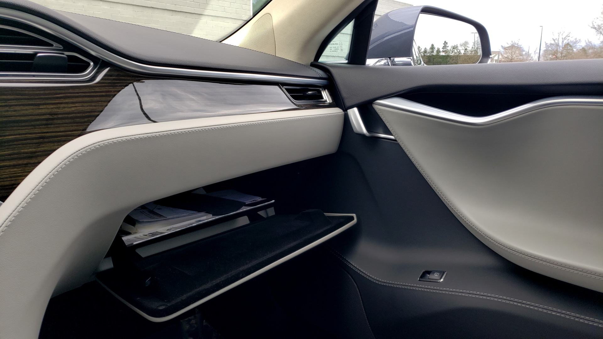 Used 2014 Tesla MODEL S 60 kWh BATTERY / TECH / NAV / SUBZERO / SUNROOF / REARVIEW for sale Sold at Formula Imports in Charlotte NC 28227 44