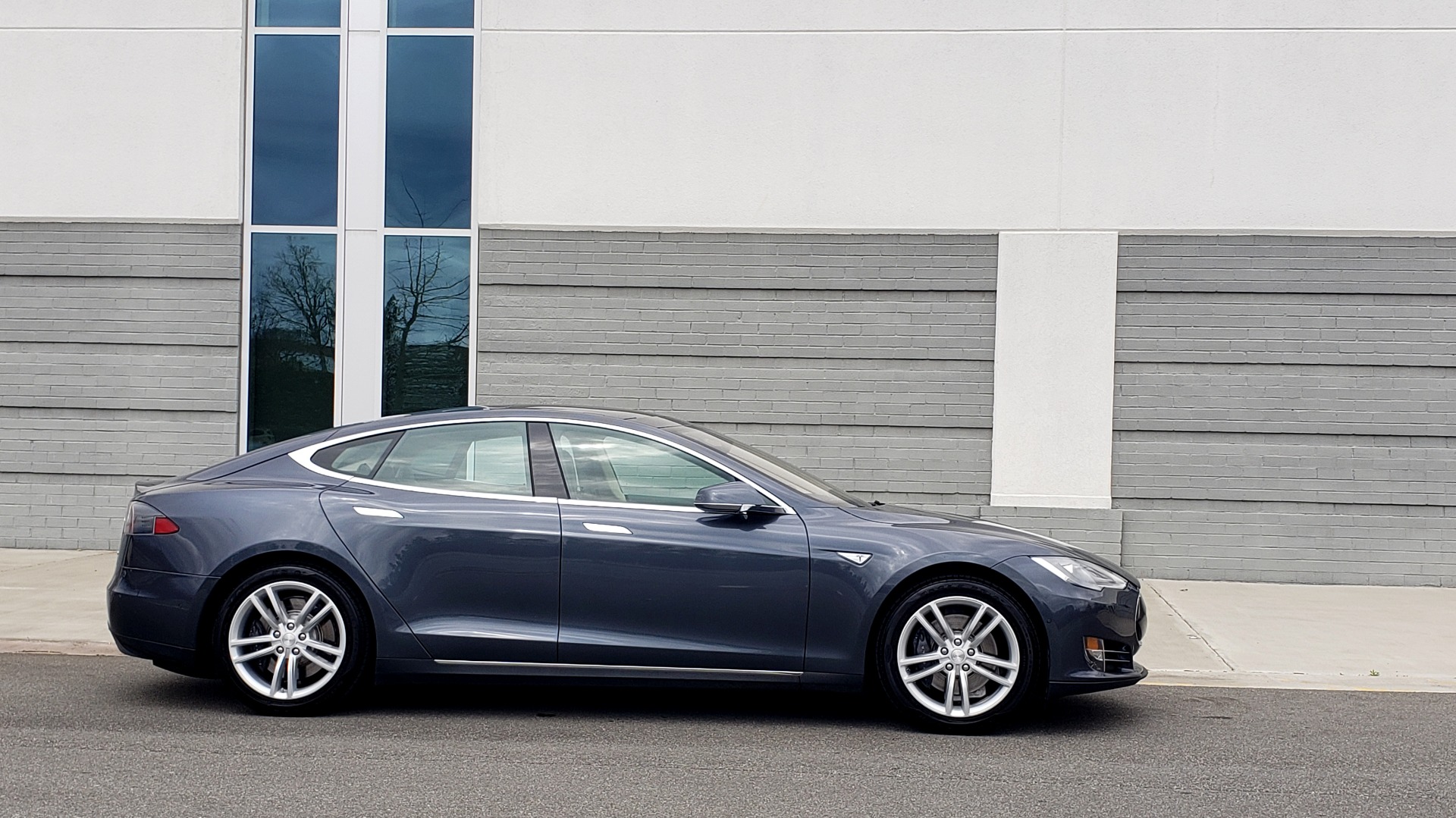 Used 2014 Tesla MODEL S 60 kWh BATTERY / TECH / NAV / SUBZERO / SUNROOF / REARVIEW for sale Sold at Formula Imports in Charlotte NC 28227 7