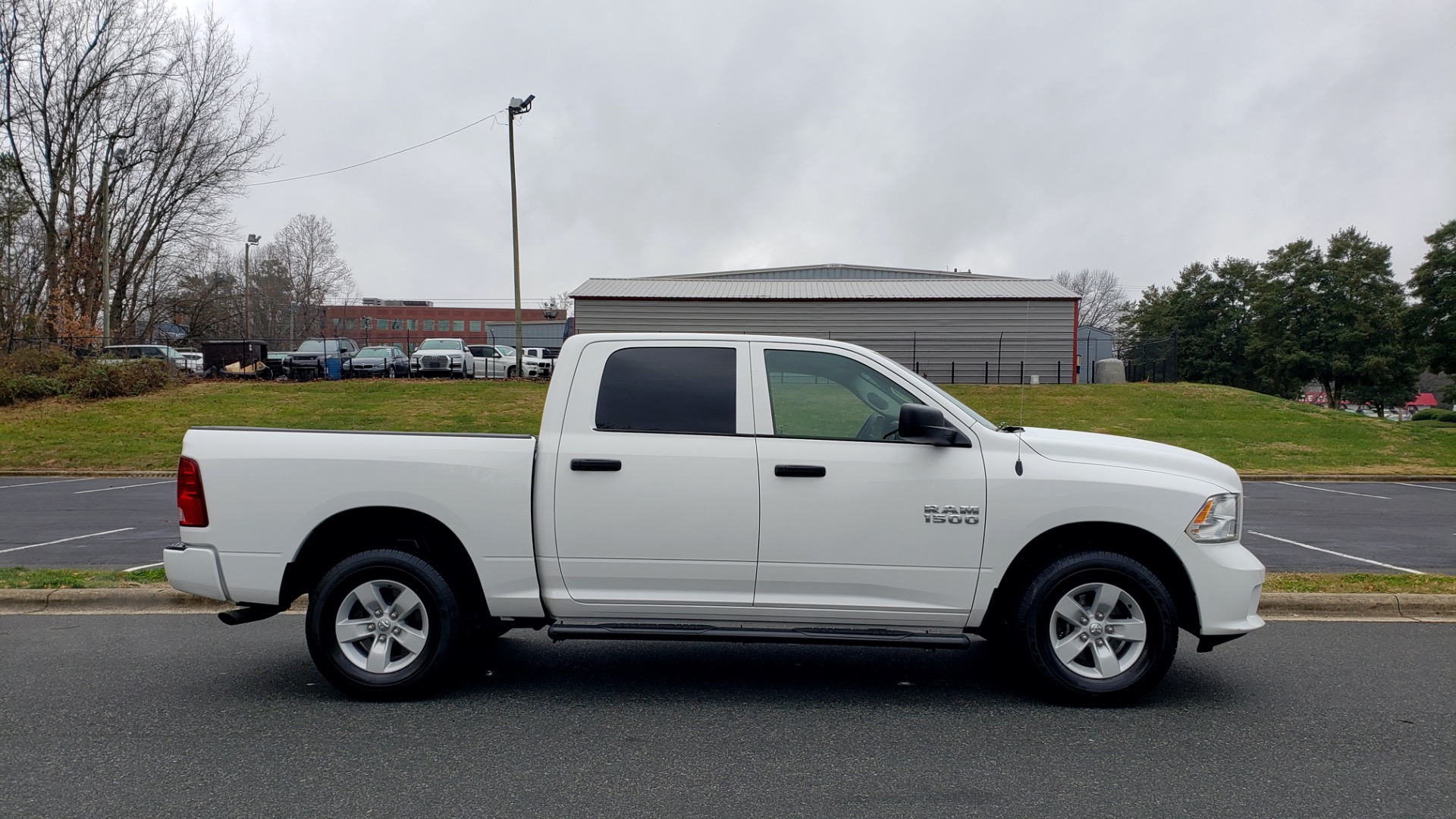 Used 2016 Ram 1500 EXPRESS / CREW CAB / 4X4 / BED LINER / 32-GALLON TANK for sale Sold at Formula Imports in Charlotte NC 28227 12