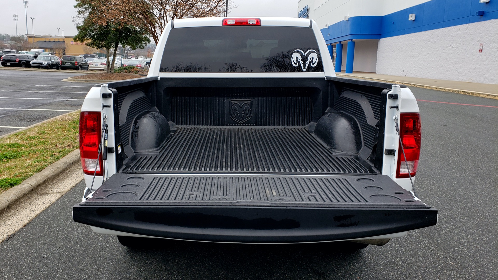 Used 2016 Ram 1500 EXPRESS / CREW CAB / 4X4 / BED LINER / 32-GALLON TANK for sale Sold at Formula Imports in Charlotte NC 28227 21