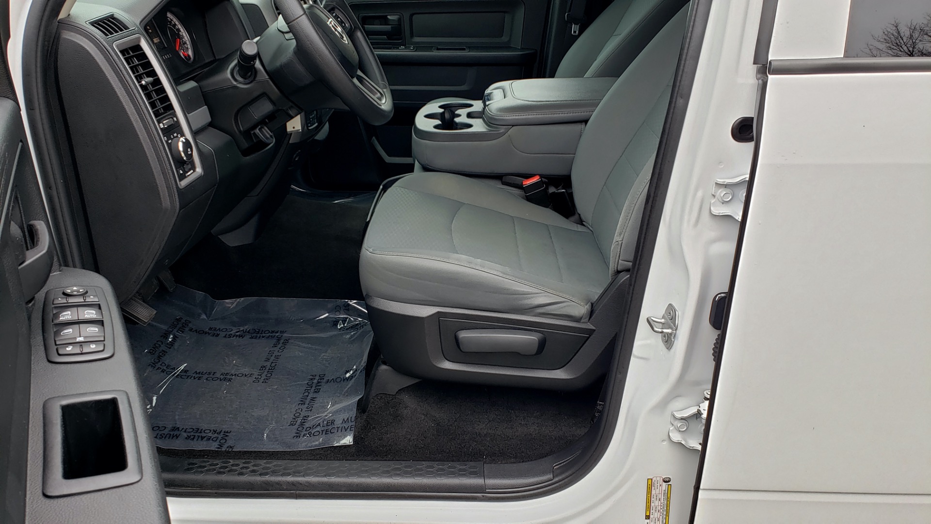Used 2016 Ram 1500 EXPRESS / CREW CAB / 4X4 / BED LINER / 32-GALLON TANK for sale Sold at Formula Imports in Charlotte NC 28227 33