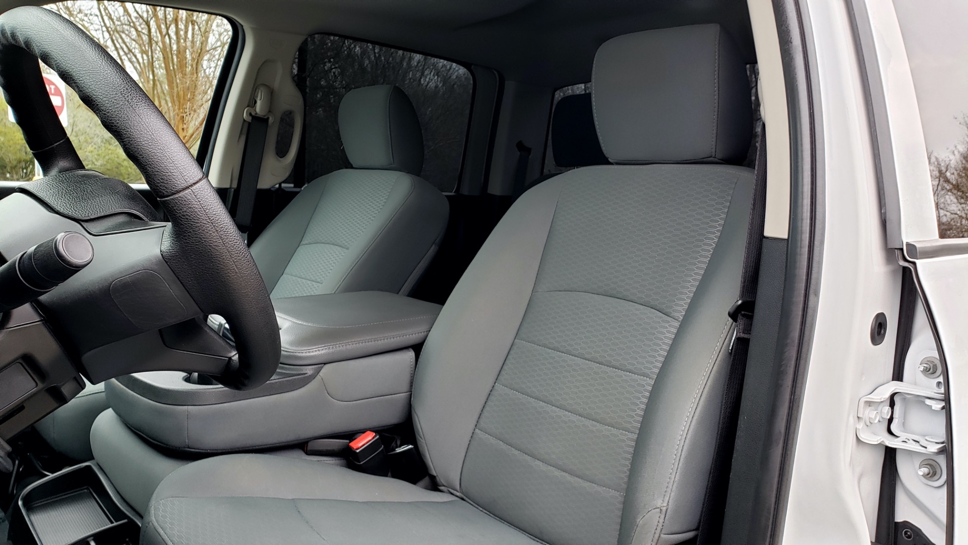 Used 2016 Ram 1500 EXPRESS / CREW CAB / 4X4 / BED LINER / 32-GALLON TANK for sale Sold at Formula Imports in Charlotte NC 28227 35