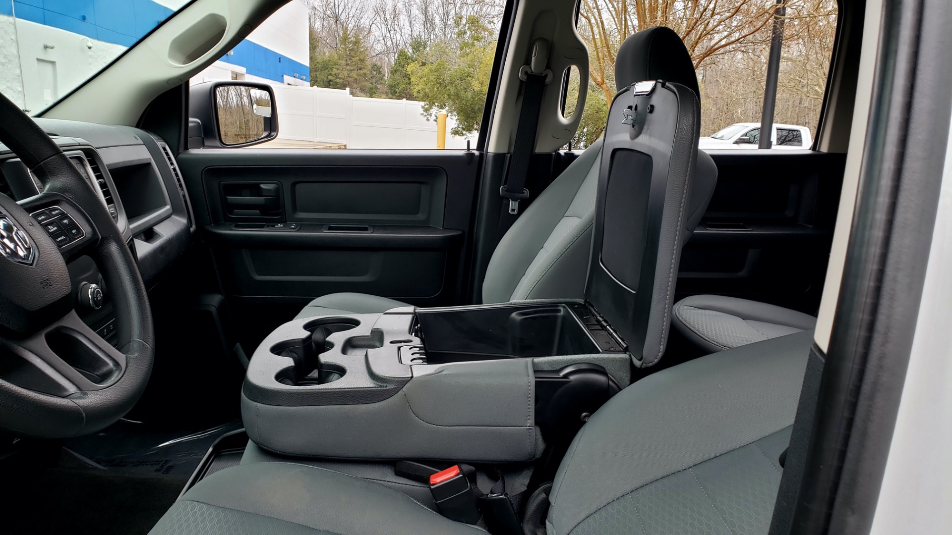 Used 2016 Ram 1500 EXPRESS / CREW CAB / 4X4 / BED LINER / 32-GALLON TANK for sale Sold at Formula Imports in Charlotte NC 28227 48