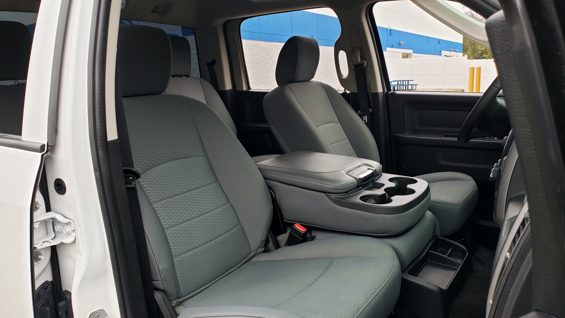 Used 2016 Ram 1500 EXPRESS / CREW CAB / 4X4 / BED LINER / 32-GALLON TANK for sale Sold at Formula Imports in Charlotte NC 28227 59