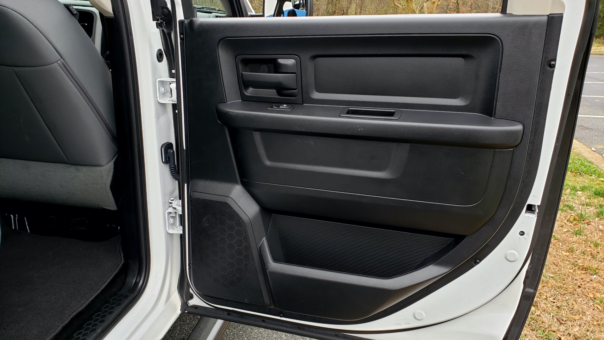 Used 2016 Ram 1500 EXPRESS / CREW CAB / 4X4 / BED LINER / 32-GALLON TANK for sale Sold at Formula Imports in Charlotte NC 28227 62
