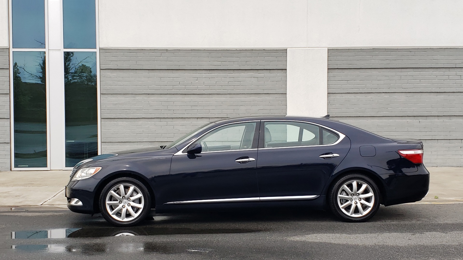 Used 2008 Lexus LS 460 LWB LUXURY SEDAN / MARK LEVINSON / INT PARK ASST / REARVIEW for sale Sold at Formula Imports in Charlotte NC 28227 3