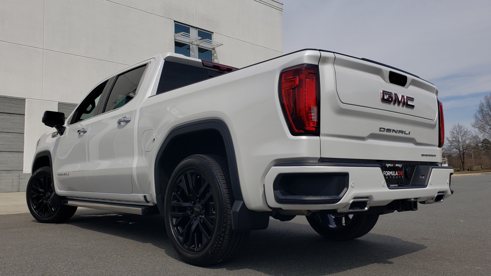 Used 2020 GMC SIERRA 1500 DENALI 4X4 CREWCAB 6.2L V8 / TECH / NAV / SUNROOF / DRVR ALERT II for sale Sold at Formula Imports in Charlotte NC 28227 2