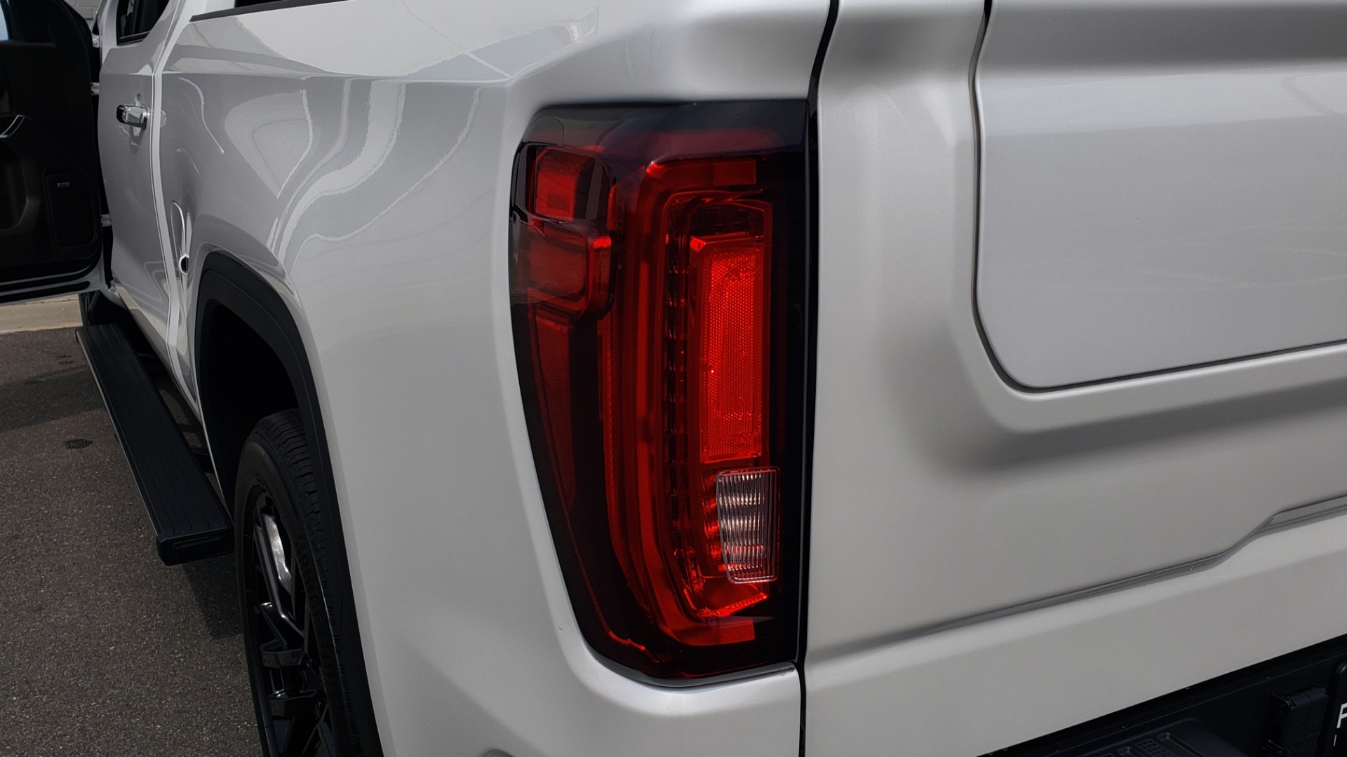 Used 2020 GMC SIERRA 1500 DENALI 4X4 CREWCAB 6.2L V8 / TECH / NAV / SUNROOF / DRVR ALERT II for sale Sold at Formula Imports in Charlotte NC 28227 27