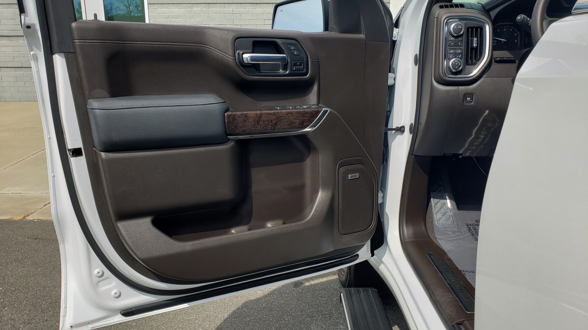 Used 2020 GMC SIERRA 1500 DENALI 4X4 CREWCAB 6.2L V8 / TECH / NAV / SUNROOF / DRVR ALERT II for sale Sold at Formula Imports in Charlotte NC 28227 37