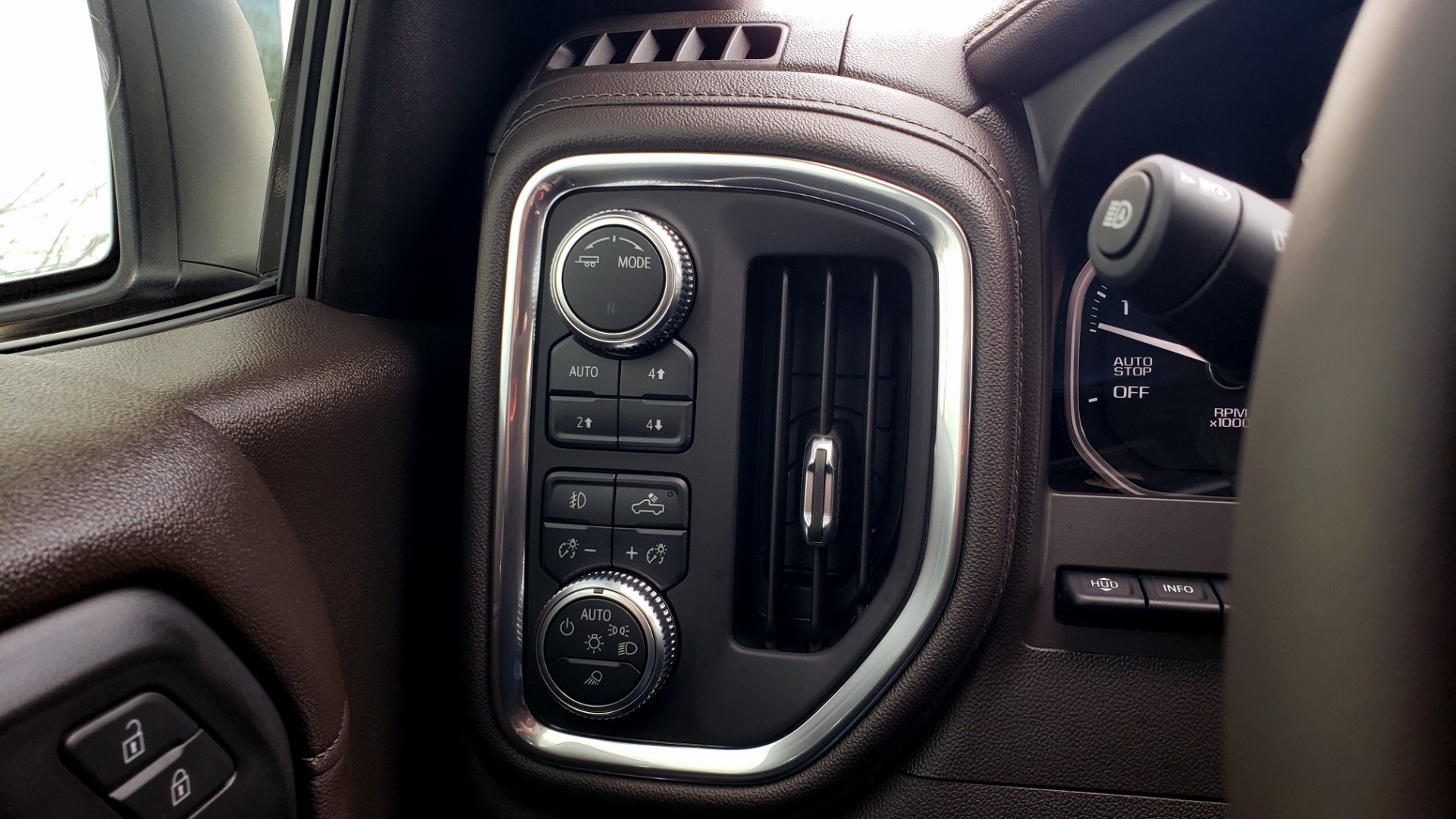 Used 2020 GMC SIERRA 1500 DENALI 4X4 CREWCAB 6.2L V8 / TECH / NAV / SUNROOF / DRVR ALERT II for sale Sold at Formula Imports in Charlotte NC 28227 44