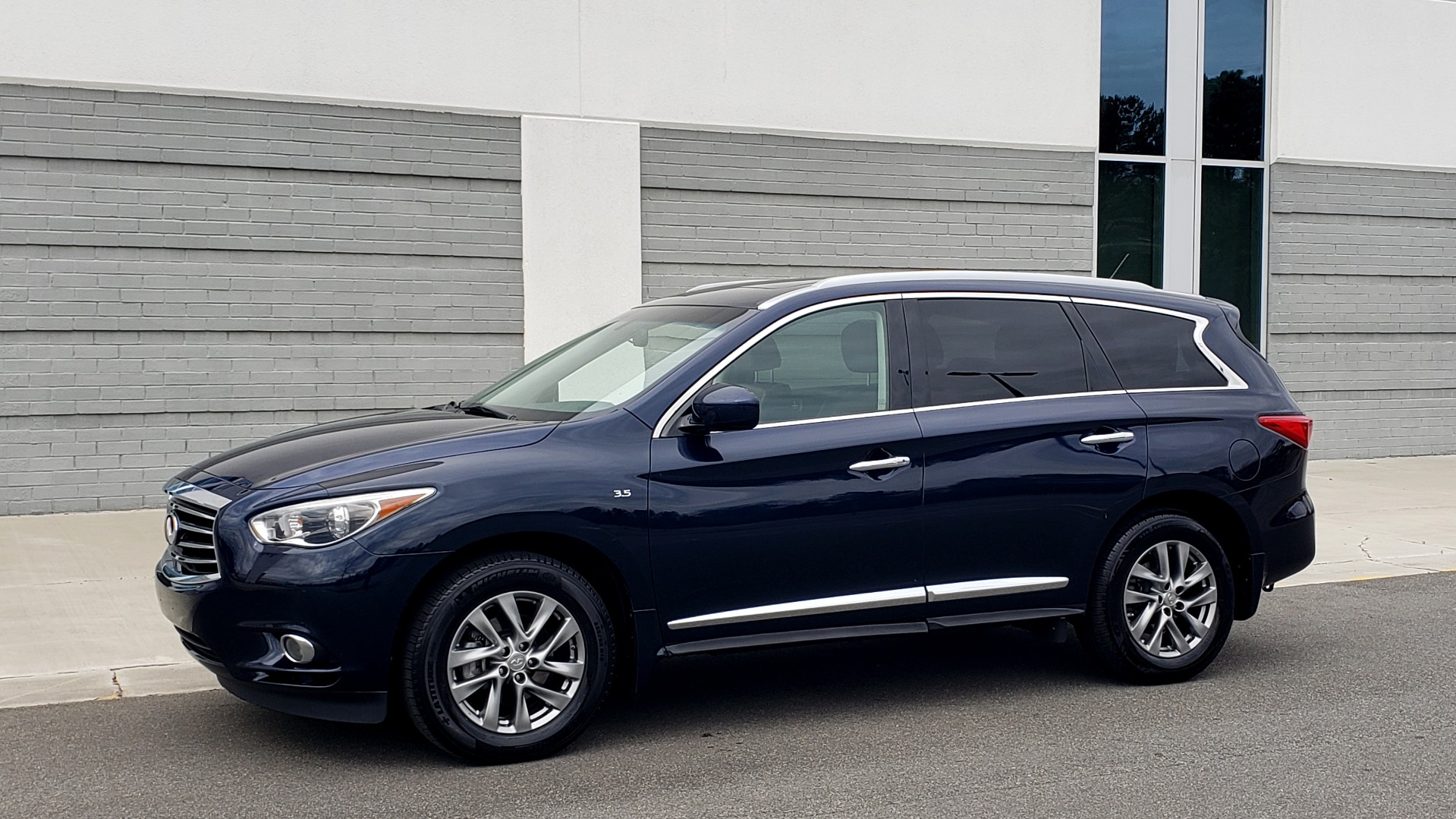 Used 2015 INFINITI QX60 for sale Sold at Formula Imports in Charlotte NC 28227 3