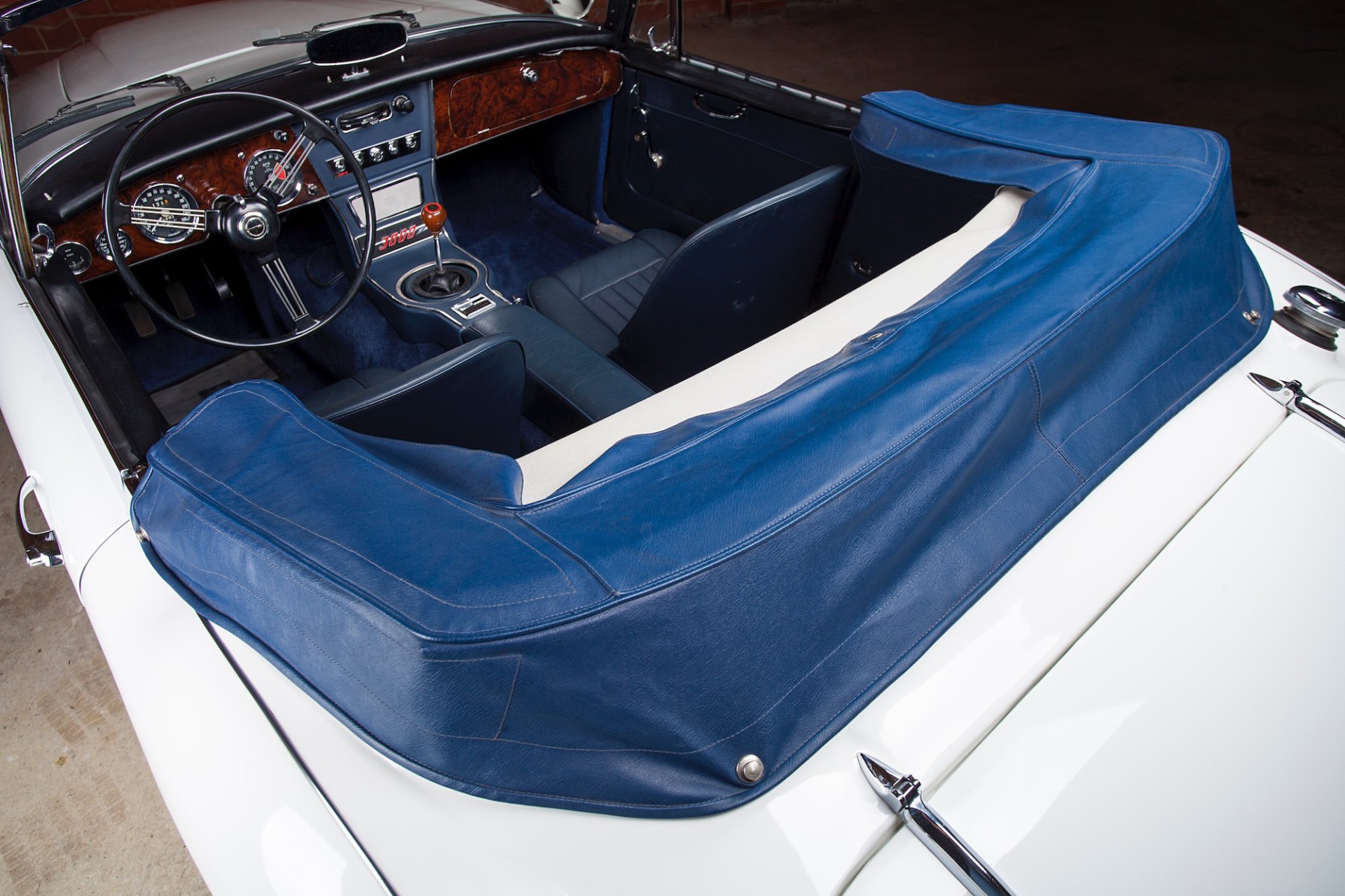 Used 1967 Austin Healey 3000 BJ8 Mk III CONVERTIBLE / 2.9L IN-LINE 6 / 4-SPEED MANUAL / FULLY RESTORED for sale Call for price at Formula Imports in Charlotte NC 28227 17