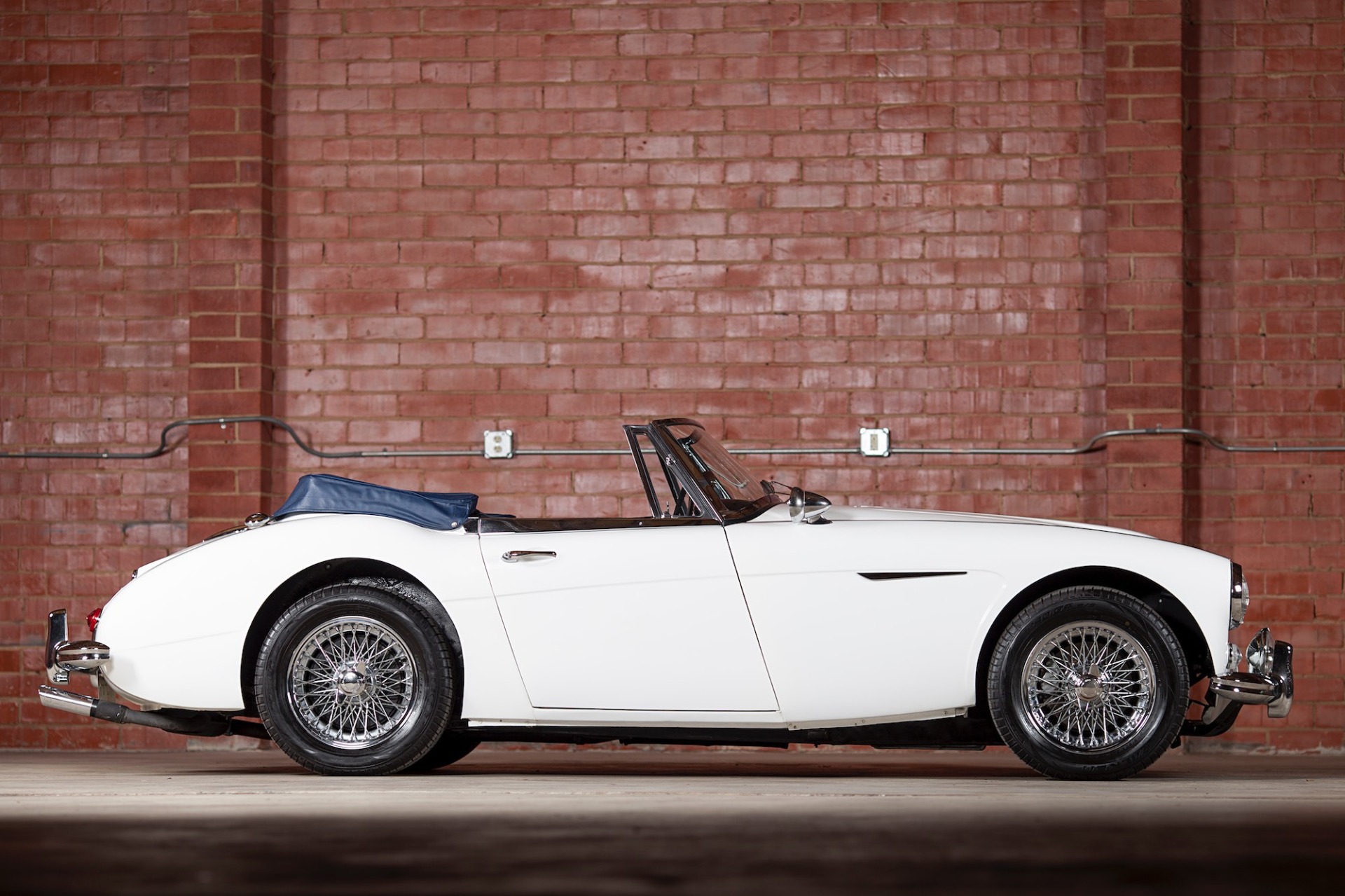 Used 1967 Austin Healey 3000 BJ8 Mk III CONVERTIBLE / 2.9L IN-LINE 6 / 4-SPEED MANUAL / FULLY RESTORED for sale Call for price at Formula Imports in Charlotte NC 28227 4