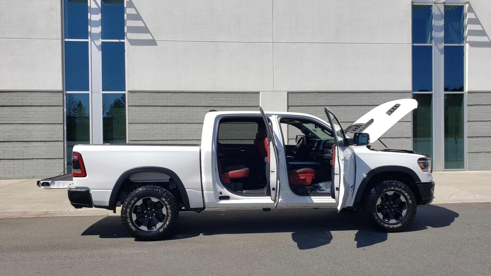 Used 2019 Ram 1500 REBEL CREWCAB 4X4 / 5.7L V8 HEMI / 8-SPD AUTO / REARVIEW for sale Sold at Formula Imports in Charlotte NC 28227 11