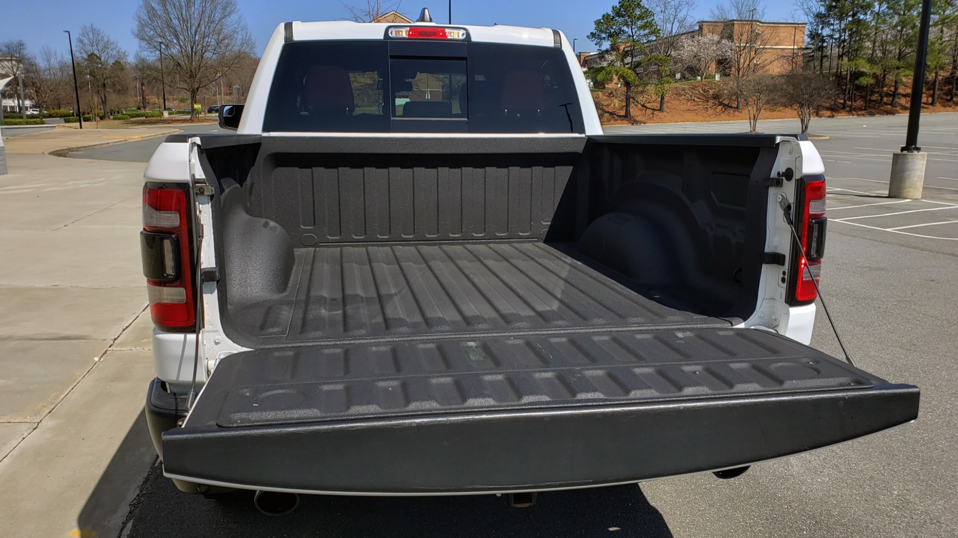 Used 2019 Ram 1500 REBEL CREWCAB 4X4 / 5.7L V8 HEMI / 8-SPD AUTO / REARVIEW for sale Sold at Formula Imports in Charlotte NC 28227 18
