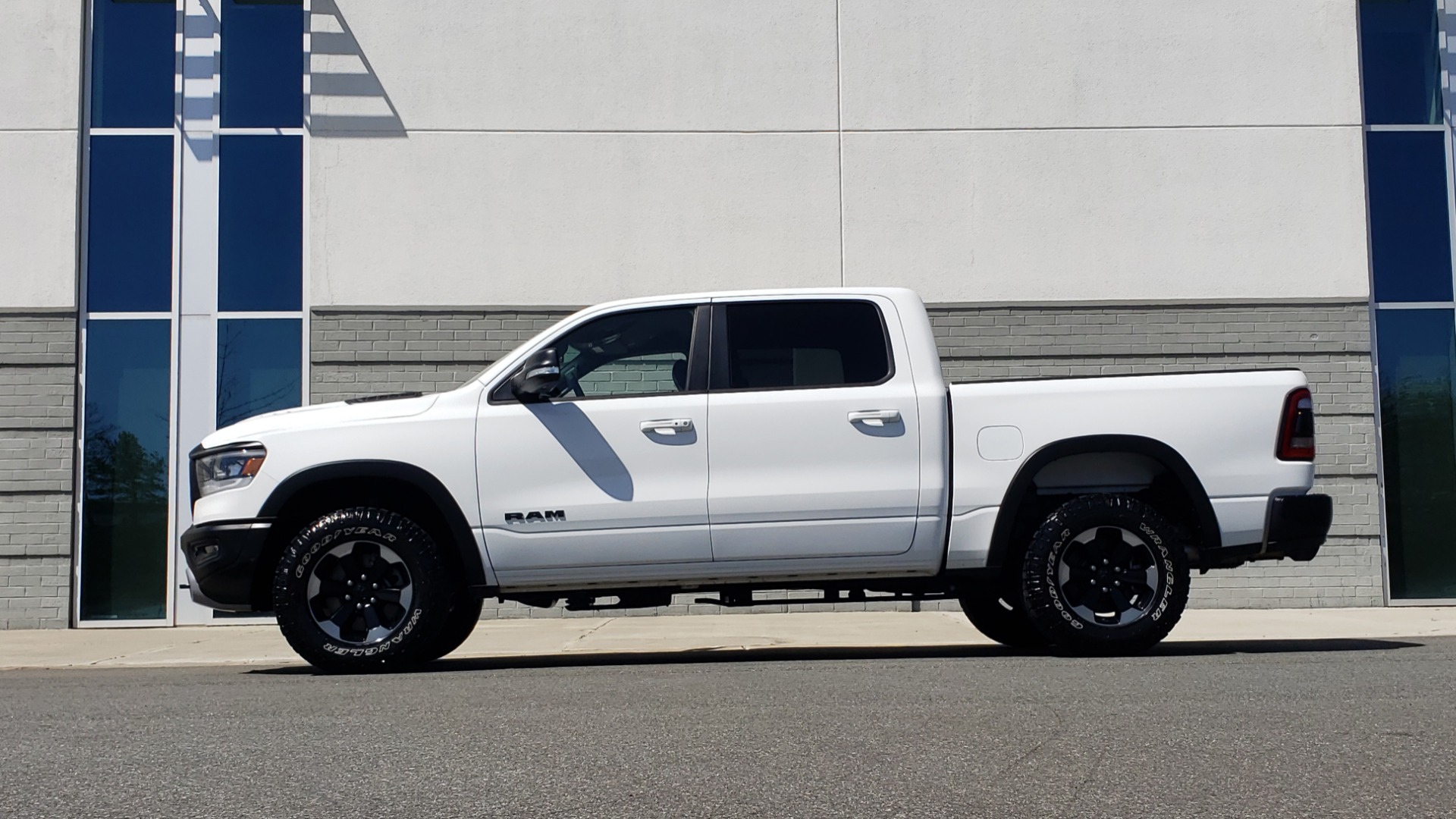 Used 2019 Ram 1500 REBEL CREWCAB 4X4 / 5.7L V8 HEMI / 8-SPD AUTO / REARVIEW for sale Sold at Formula Imports in Charlotte NC 28227 4