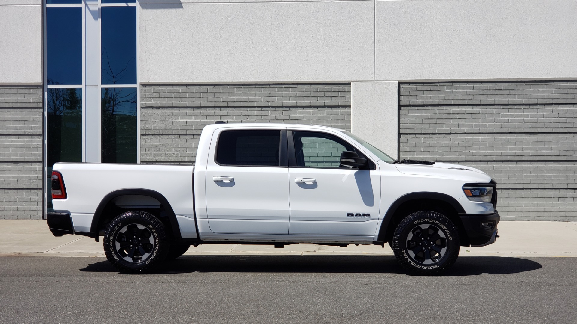 Used 2019 Ram 1500 REBEL CREWCAB 4X4 / 5.7L V8 HEMI / 8-SPD AUTO / REARVIEW for sale Sold at Formula Imports in Charlotte NC 28227 7
