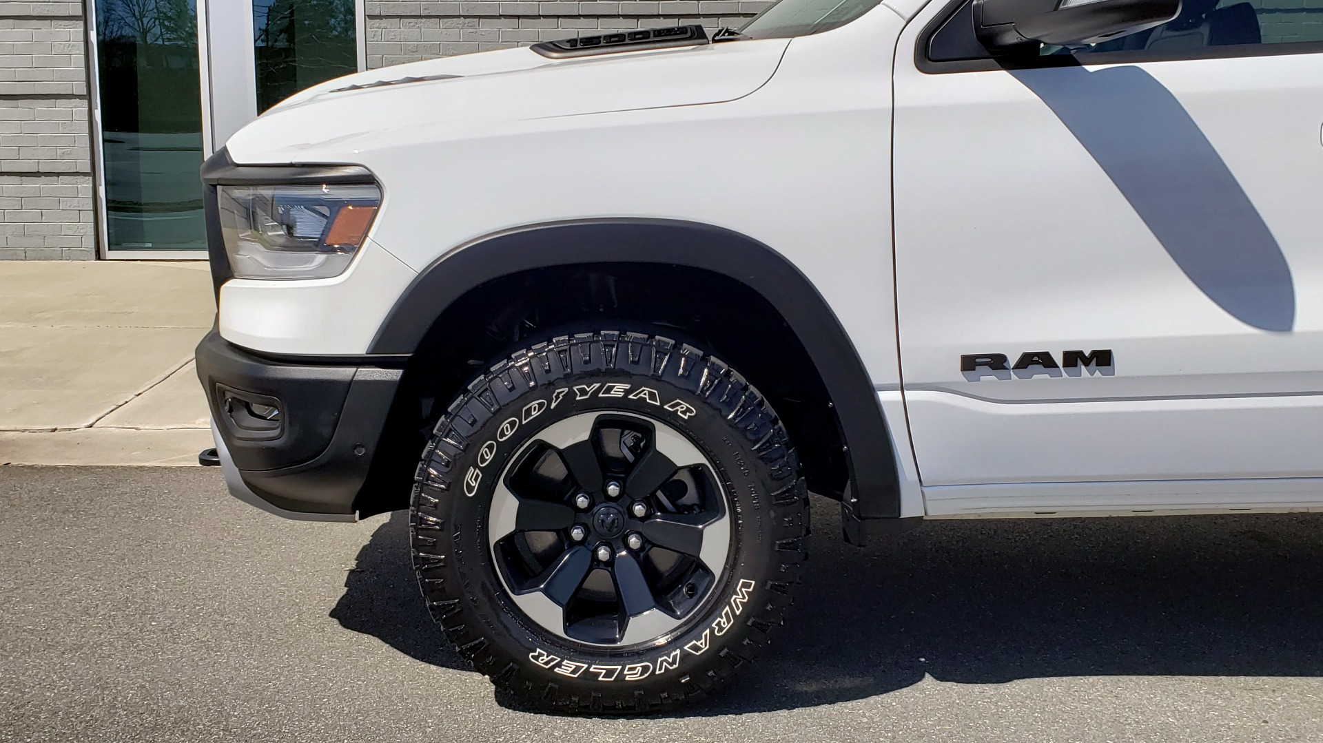 Used 2019 Ram 1500 REBEL CREWCAB 4X4 / 5.7L V8 HEMI / 8-SPD AUTO / REARVIEW for sale Sold at Formula Imports in Charlotte NC 28227 85