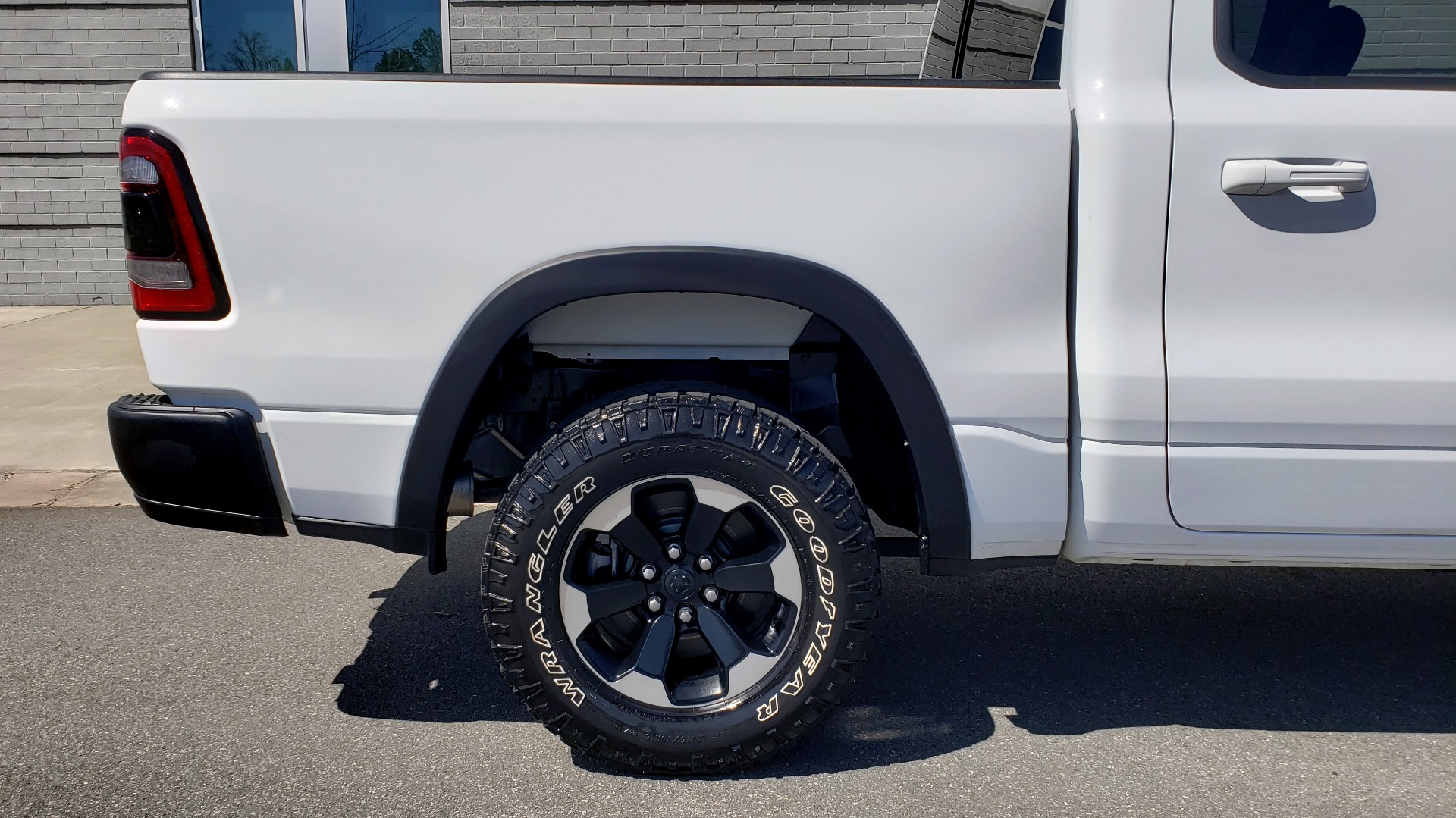 Used 2019 Ram 1500 REBEL CREWCAB 4X4 / 5.7L V8 HEMI / 8-SPD AUTO / REARVIEW for sale Sold at Formula Imports in Charlotte NC 28227 87