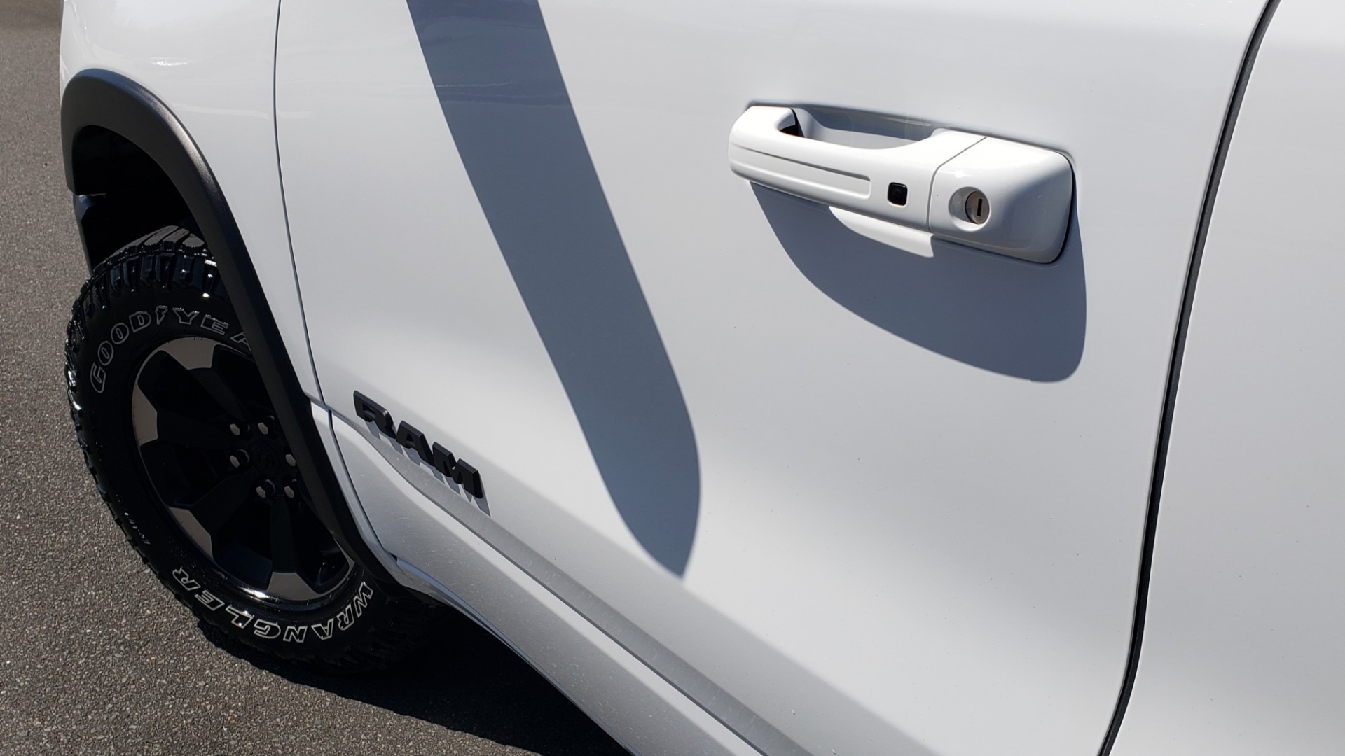 Used 2019 Ram 1500 REBEL CREWCAB 4X4 / 5.7L V8 HEMI / 8-SPD AUTO / REARVIEW for sale Sold at Formula Imports in Charlotte NC 28227 9