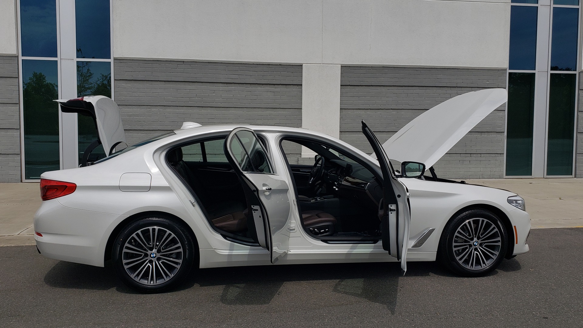 Used 2018 BMW 5 SERIES 530I XDRIVE PREMIUM / NAV / DRVR ASST / PARK ASST / H/K SND for sale Sold at Formula Imports in Charlotte NC 28227 12