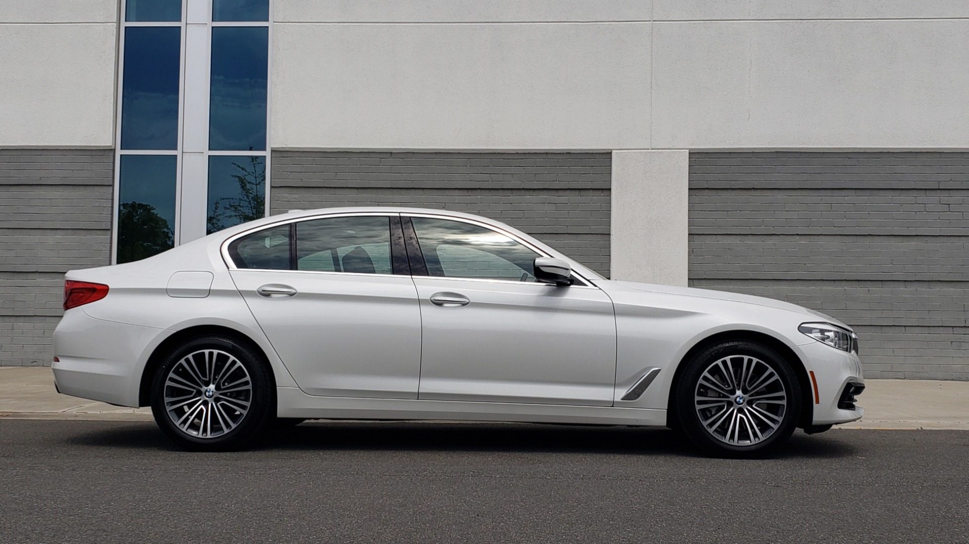 Used 2018 BMW 5 SERIES 530I XDRIVE PREMIUM / NAV / DRVR ASST / PARK ASST / H/K SND for sale Sold at Formula Imports in Charlotte NC 28227 8