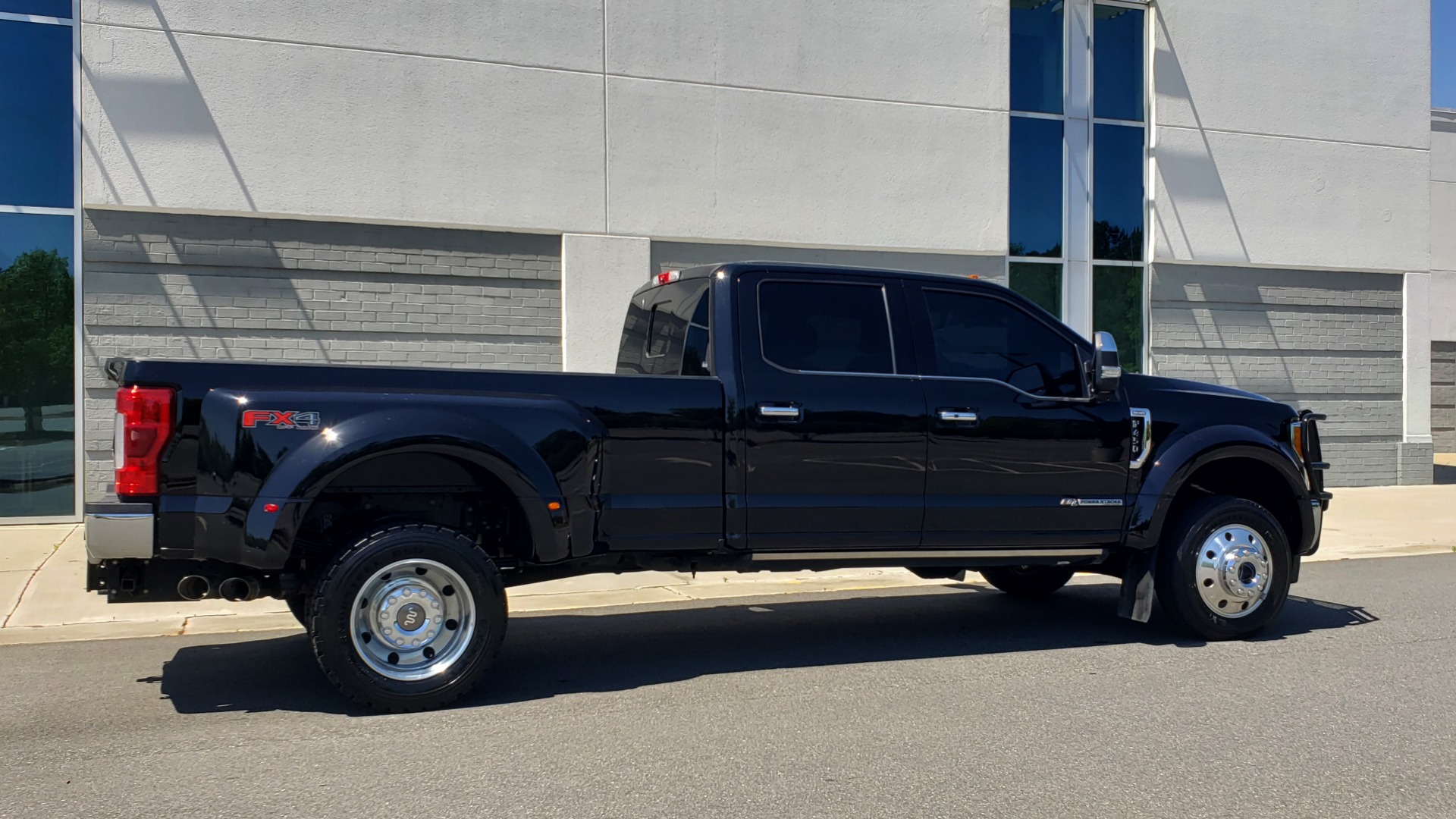 Used 2017 Ford SUPER DUTY F-450 DRW KING RANCH 4X4 / 176IN WB / 6.7L POWER-STROKE / LOADED for sale Sold at Formula Imports in Charlotte NC 28227 11