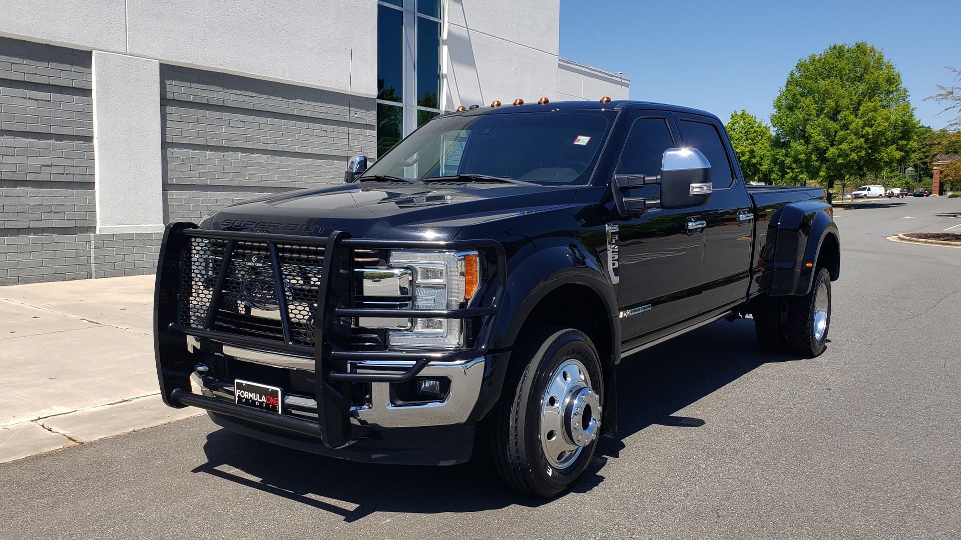 Used 2017 Ford SUPER DUTY F-450 DRW KING RANCH 4X4 / 176IN WB / 6.7L POWER-STROKE / LOADED for sale Sold at Formula Imports in Charlotte NC 28227 2
