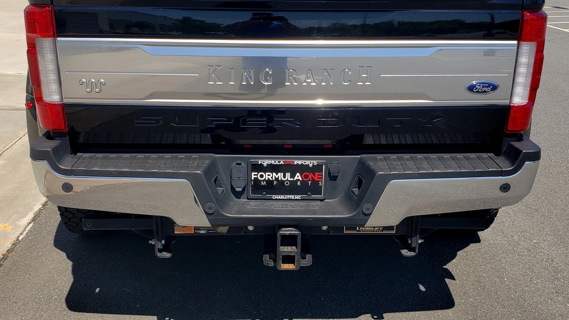 Used 2017 Ford SUPER DUTY F-450 DRW KING RANCH 4X4 / 176IN WB / 6.7L POWER-STROKE / LOADED for sale Sold at Formula Imports in Charlotte NC 28227 23