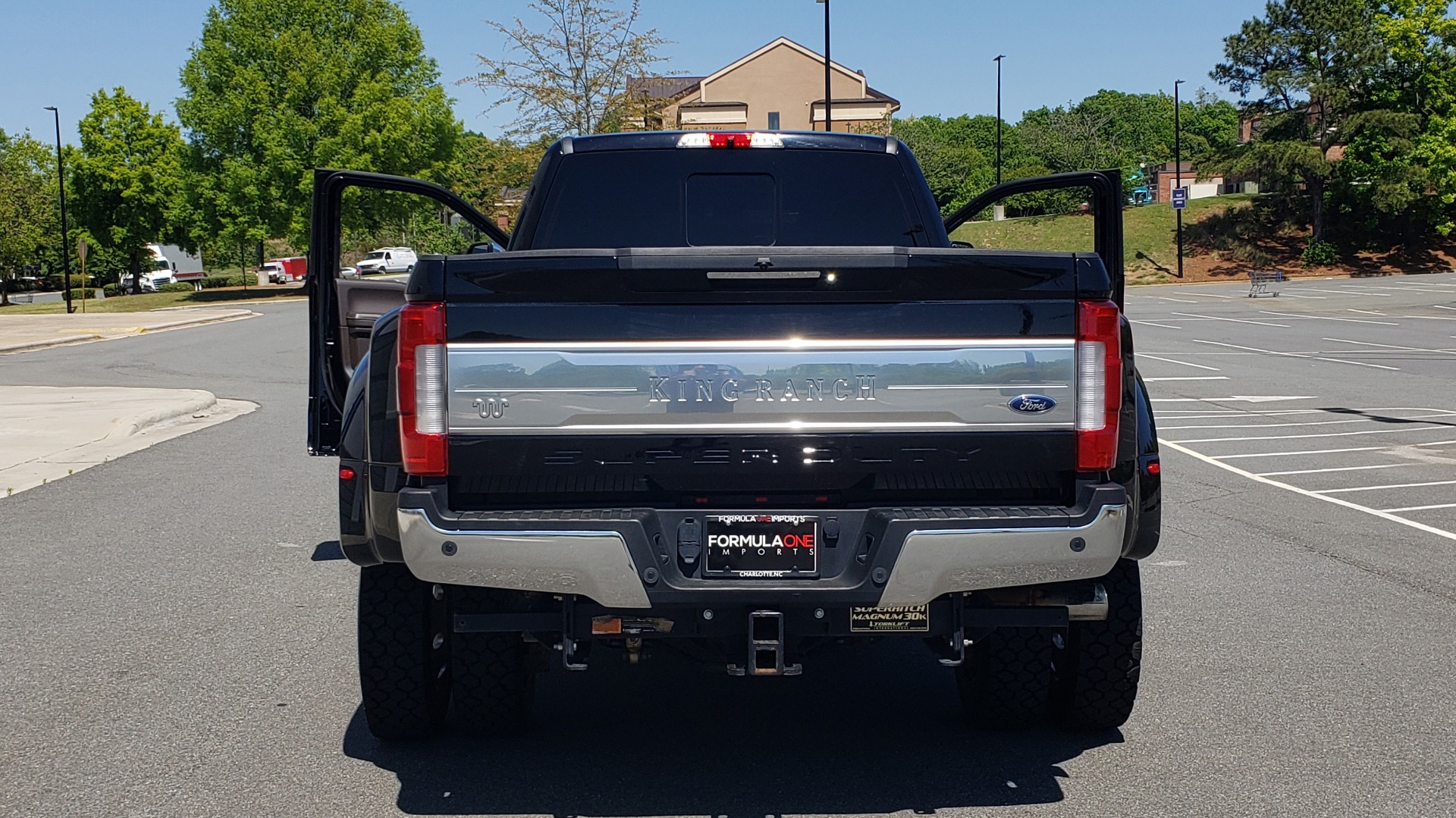 Used 2017 Ford SUPER DUTY F-450 DRW KING RANCH 4X4 / 176IN WB / 6.7L POWER-STROKE / LOADED for sale Sold at Formula Imports in Charlotte NC 28227 31