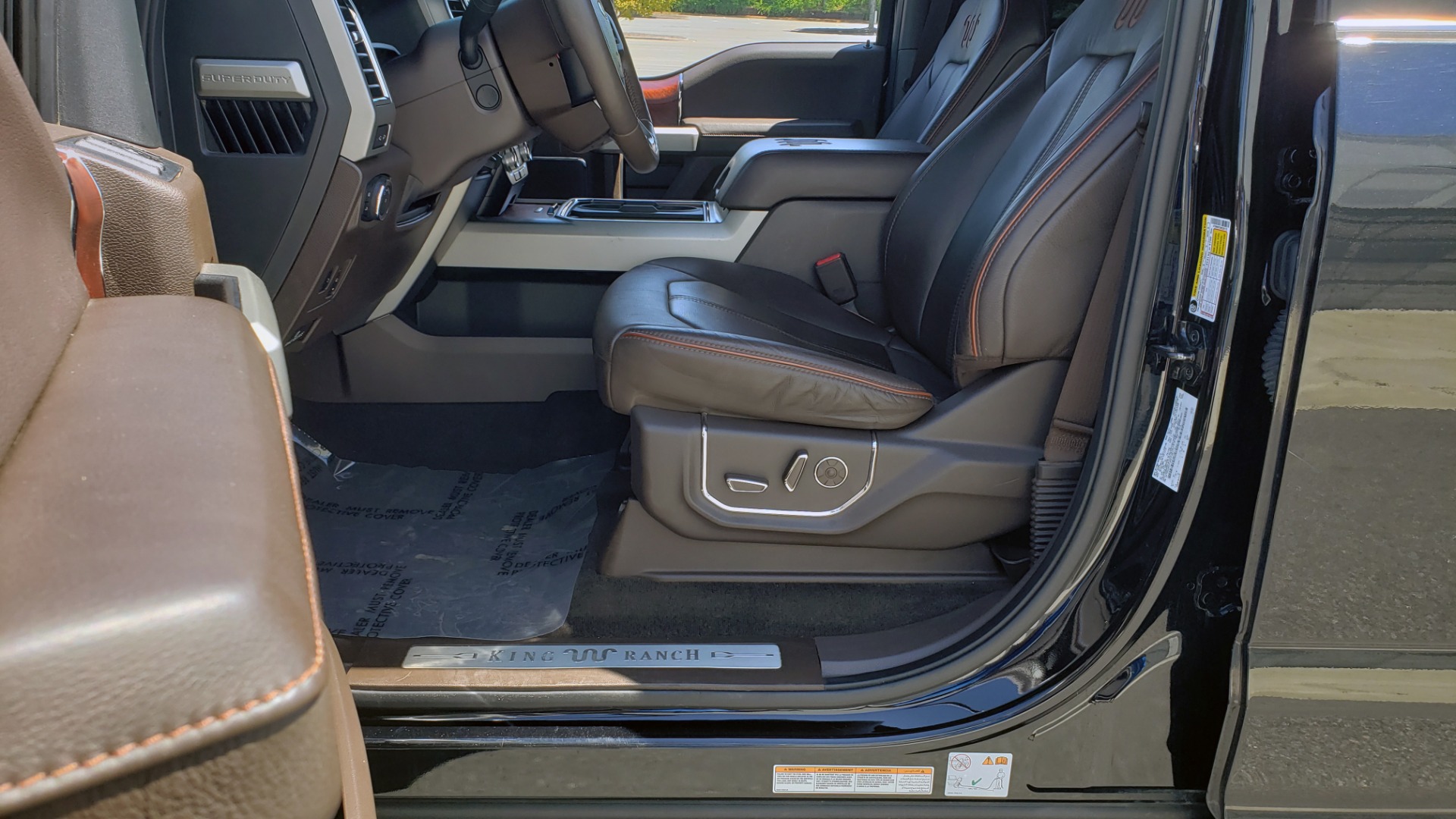 Used 2017 Ford SUPER DUTY F-450 DRW KING RANCH 4X4 / 176IN WB / 6.7L POWER-STROKE / LOADED for sale Sold at Formula Imports in Charlotte NC 28227 38