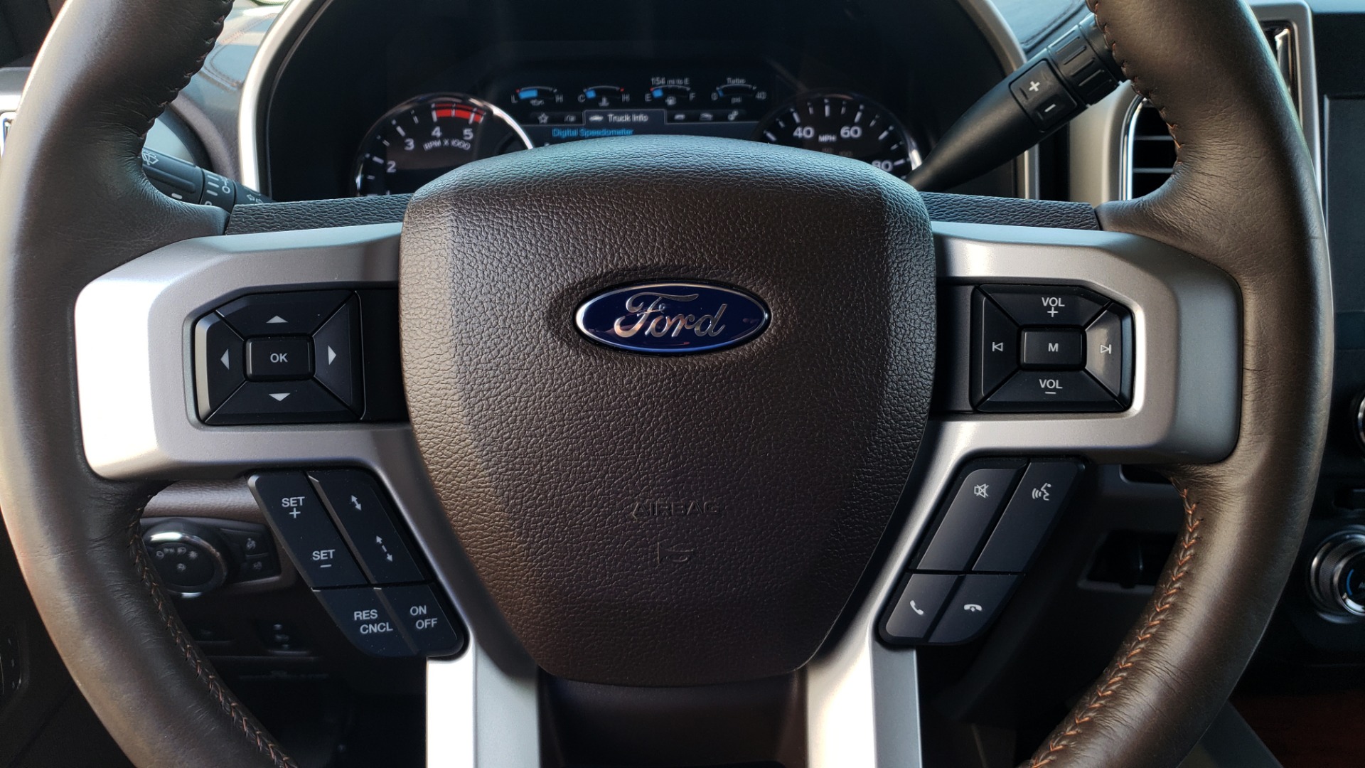Used 2017 Ford SUPER DUTY F-450 DRW KING RANCH 4X4 / 176IN WB / 6.7L POWER-STROKE / LOADED for sale Sold at Formula Imports in Charlotte NC 28227 43