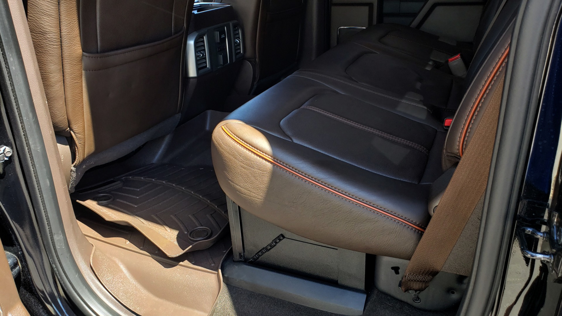 Used 2017 Ford SUPER DUTY F-450 DRW KING RANCH 4X4 / 176IN WB / 6.7L POWER-STROKE / LOADED for sale Sold at Formula Imports in Charlotte NC 28227 66