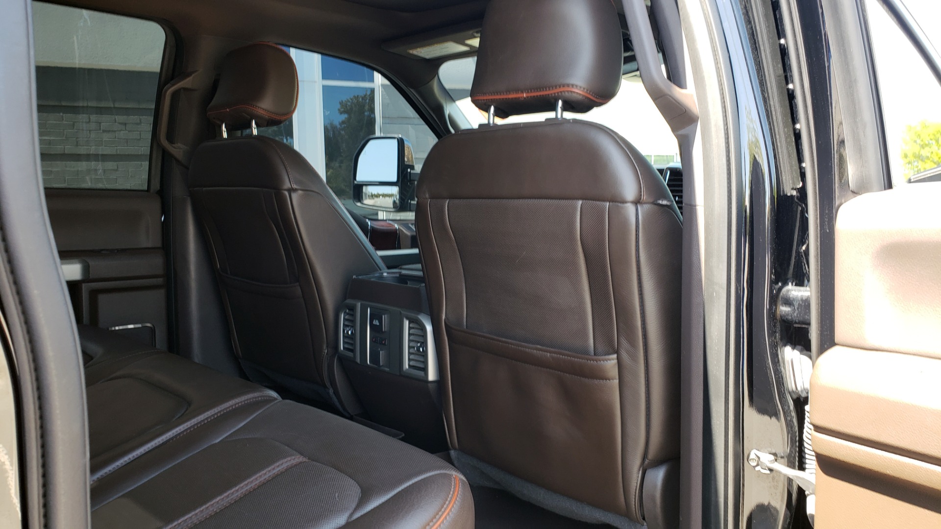 Used 2017 Ford SUPER DUTY F-450 DRW KING RANCH 4X4 / 176IN WB / 6.7L POWER-STROKE / LOADED for sale Sold at Formula Imports in Charlotte NC 28227 83