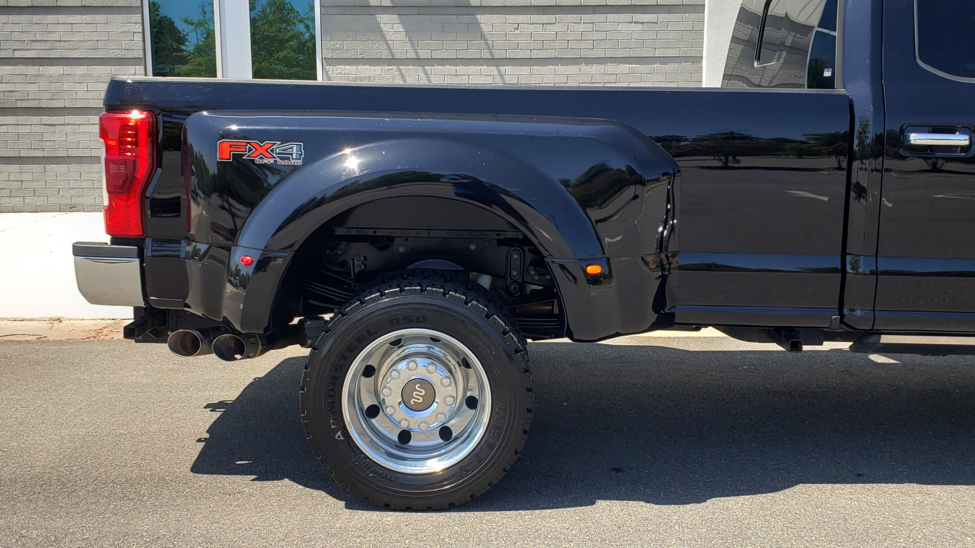 Used 2017 Ford SUPER DUTY F-450 DRW KING RANCH 4X4 / 176IN WB / 6.7L POWER-STROKE / LOADED for sale Sold at Formula Imports in Charlotte NC 28227 90