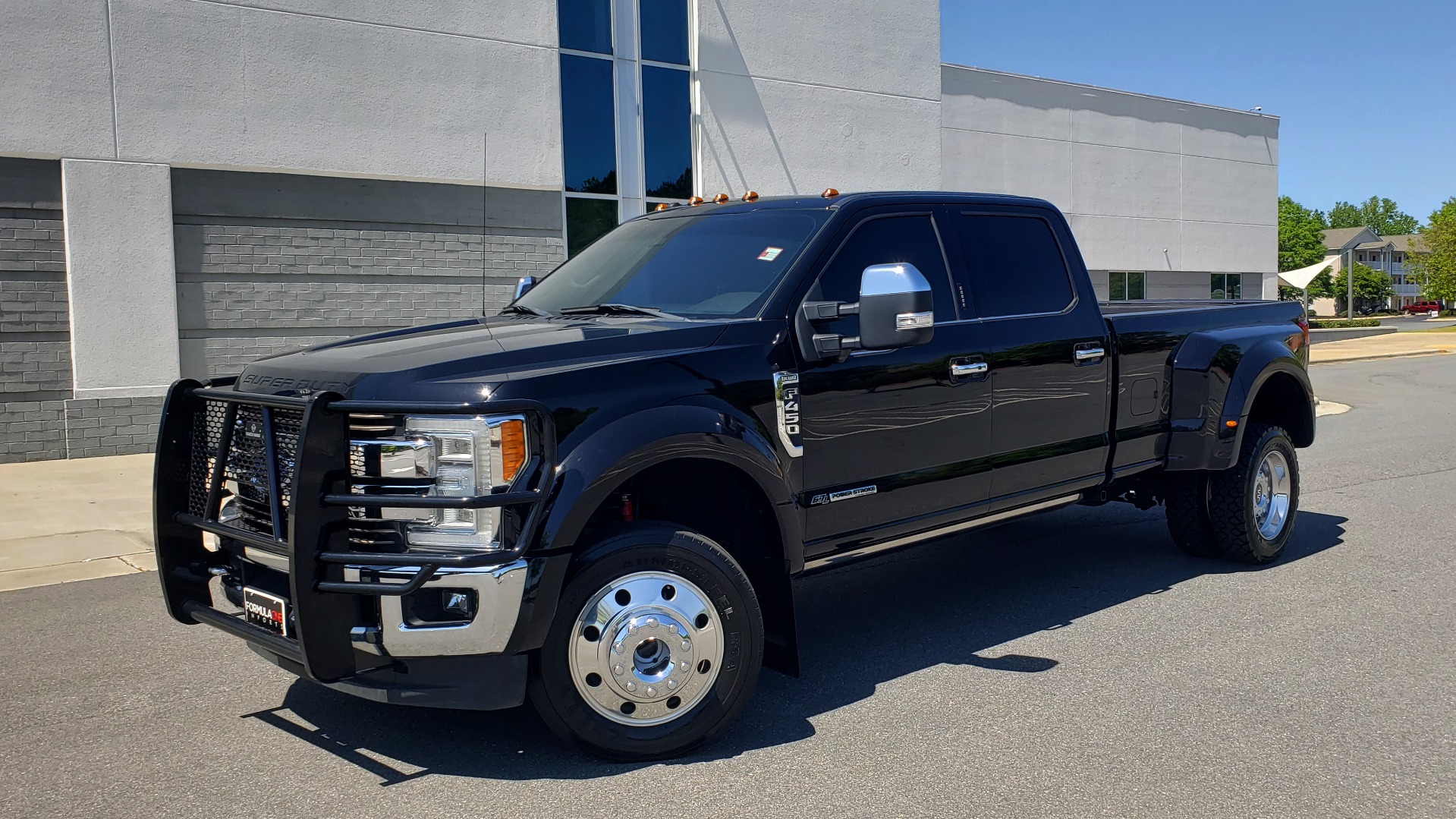 Used 2017 Ford SUPER DUTY F-450 DRW KING RANCH 4X4 / 176IN WB / 6.7L POWER-STROKE / LOADED for sale Sold at Formula Imports in Charlotte NC 28227 1