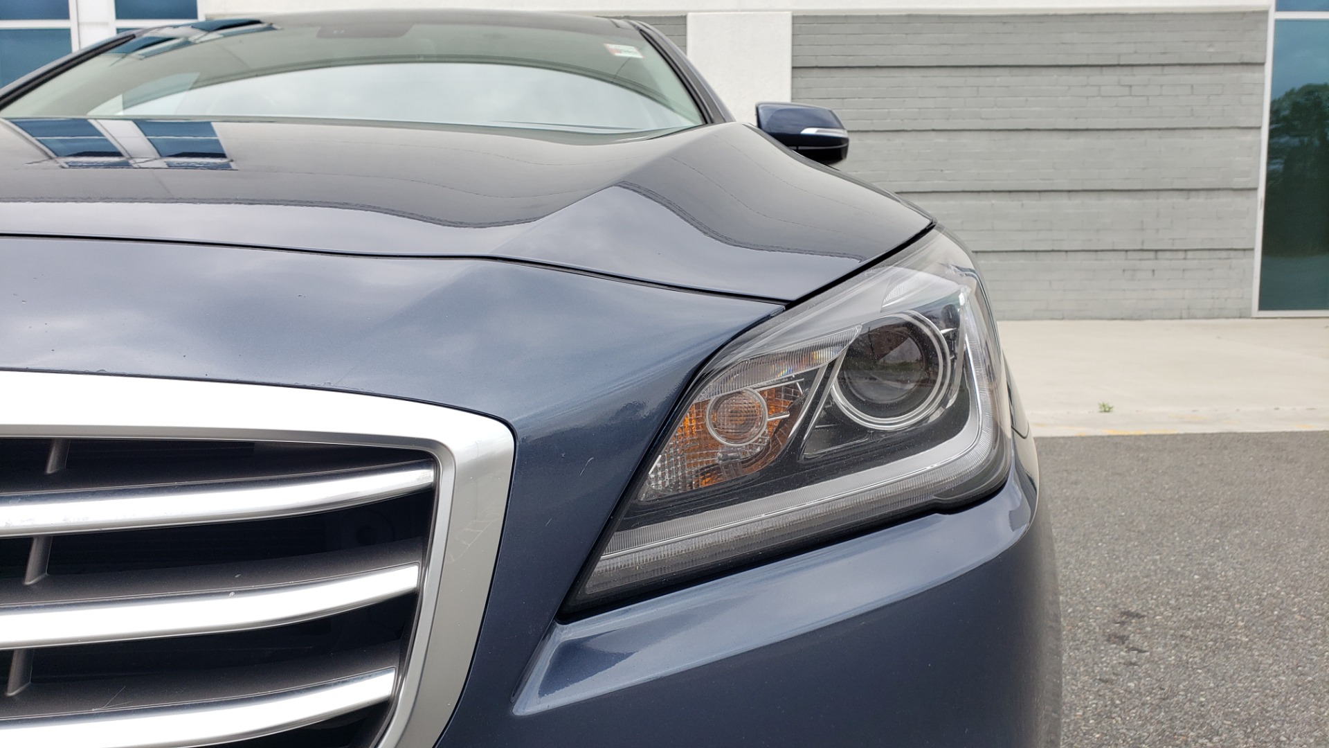 Used 2015 Hyundai GENESIS 3.8L V6 / RWD / SIGNATURE PKG / PANO-ROOF / REARVIEW for sale Sold at Formula Imports in Charlotte NC 28227 20