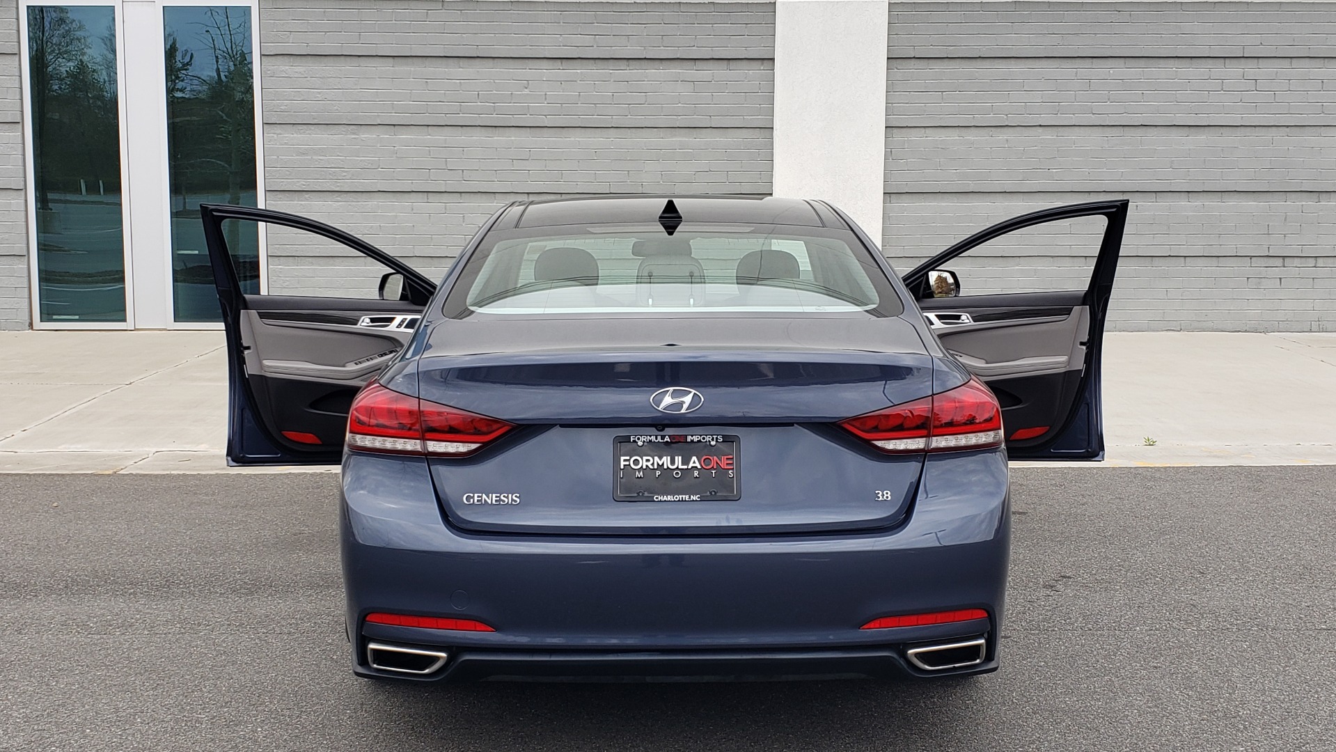 Used 2015 Hyundai GENESIS 3.8L V6 / RWD / SIGNATURE PKG / PANO-ROOF / REARVIEW for sale Sold at Formula Imports in Charlotte NC 28227 23