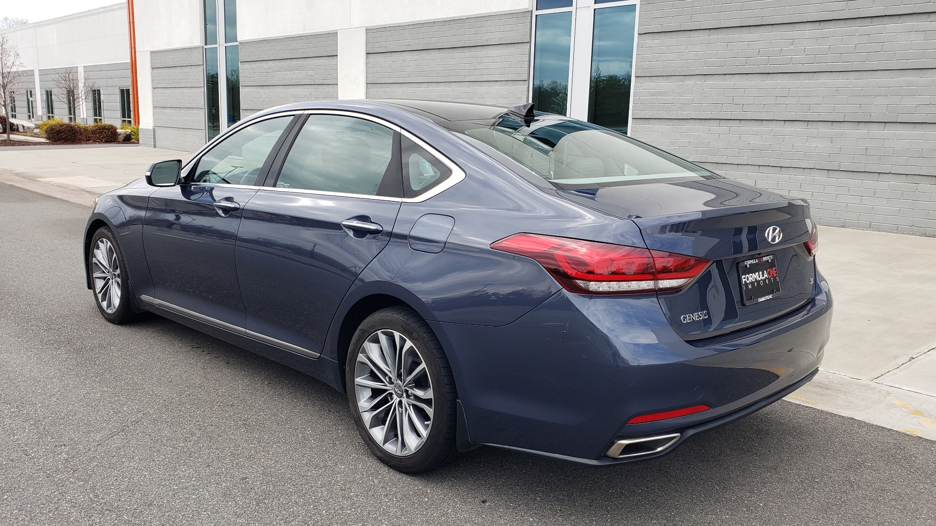 Used 2015 Hyundai GENESIS 3.8L V6 / RWD / SIGNATURE PKG / PANO-ROOF / REARVIEW for sale Sold at Formula Imports in Charlotte NC 28227 4