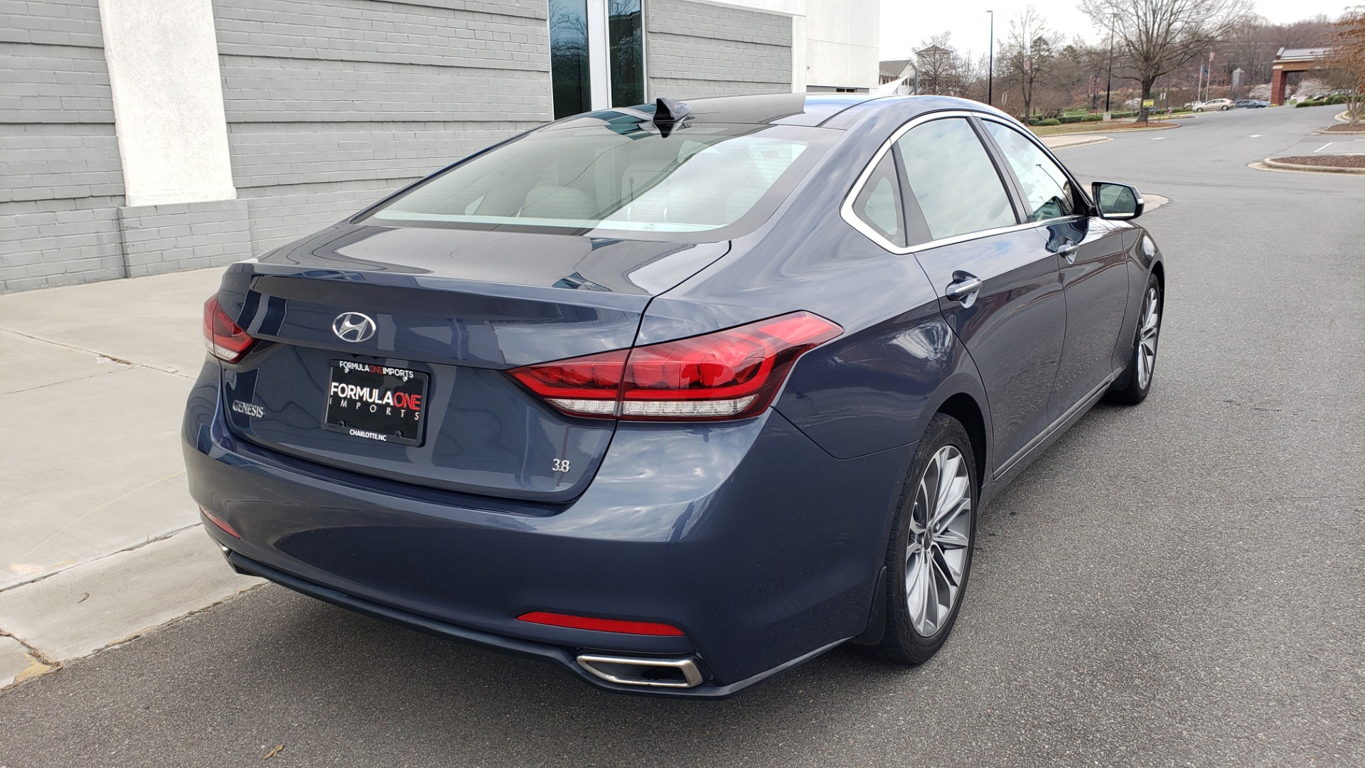 Used 2015 Hyundai GENESIS 3.8L V6 / RWD / SIGNATURE PKG / PANO-ROOF / REARVIEW for sale Sold at Formula Imports in Charlotte NC 28227 7