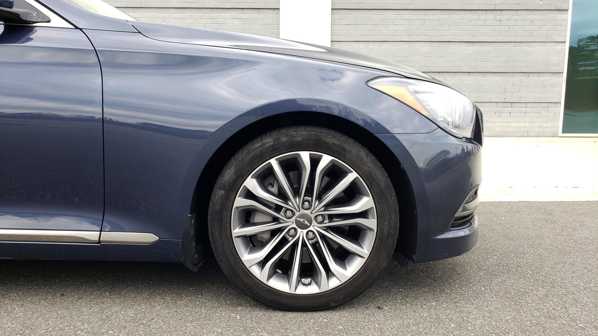 Used 2015 Hyundai GENESIS 3.8L V6 / RWD / SIGNATURE PKG / PANO-ROOF / REARVIEW for sale Sold at Formula Imports in Charlotte NC 28227 80