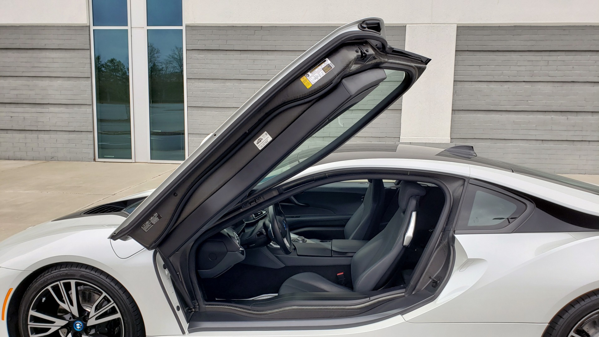 Used 2016 BMW i8 COUPE / GIGA WORLD / NAV / HUD / 20IN WHEELS / REARVIEW for sale Sold at Formula Imports in Charlotte NC 28227 13