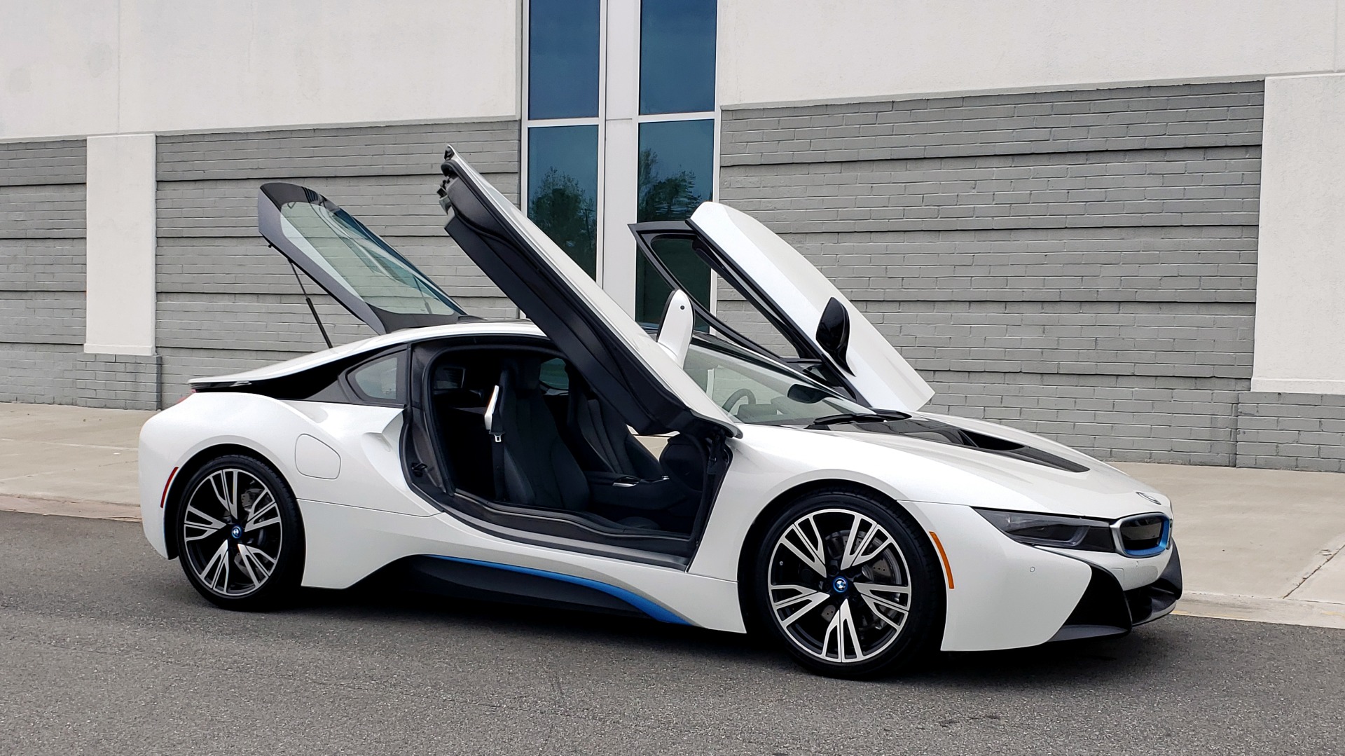Used 2016 BMW i8 COUPE / GIGA WORLD / NAV / HUD / 20IN WHEELS / REARVIEW for sale Sold at Formula Imports in Charlotte NC 28227 18
