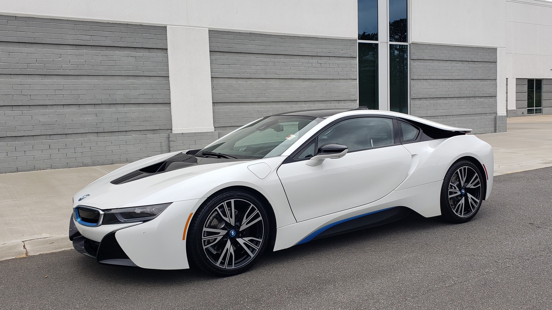 Used 2016 BMW i8 COUPE / GIGA WORLD / NAV / HUD / 20IN WHEELS / REARVIEW for sale Sold at Formula Imports in Charlotte NC 28227 3