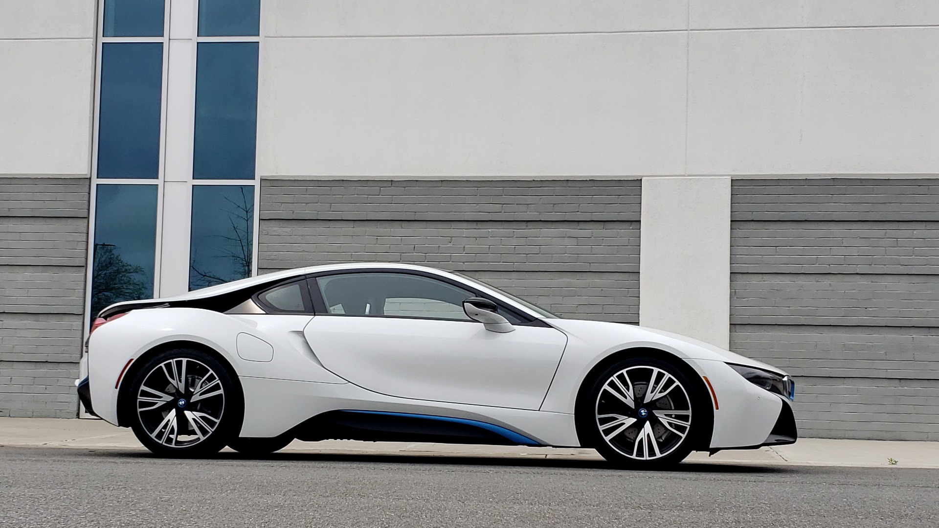 Used 2016 BMW i8 COUPE / GIGA WORLD / NAV / HUD / 20IN WHEELS / REARVIEW for sale Sold at Formula Imports in Charlotte NC 28227 7