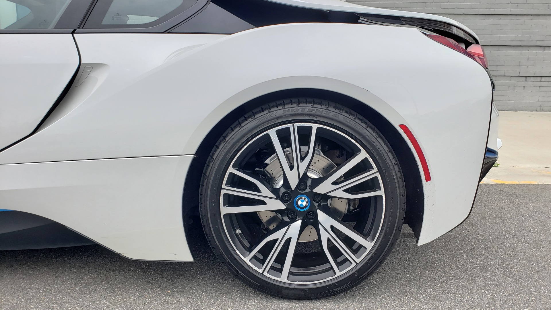 Used 2016 BMW i8 COUPE / GIGA WORLD / NAV / HUD / 20IN WHEELS / REARVIEW for sale Sold at Formula Imports in Charlotte NC 28227 72